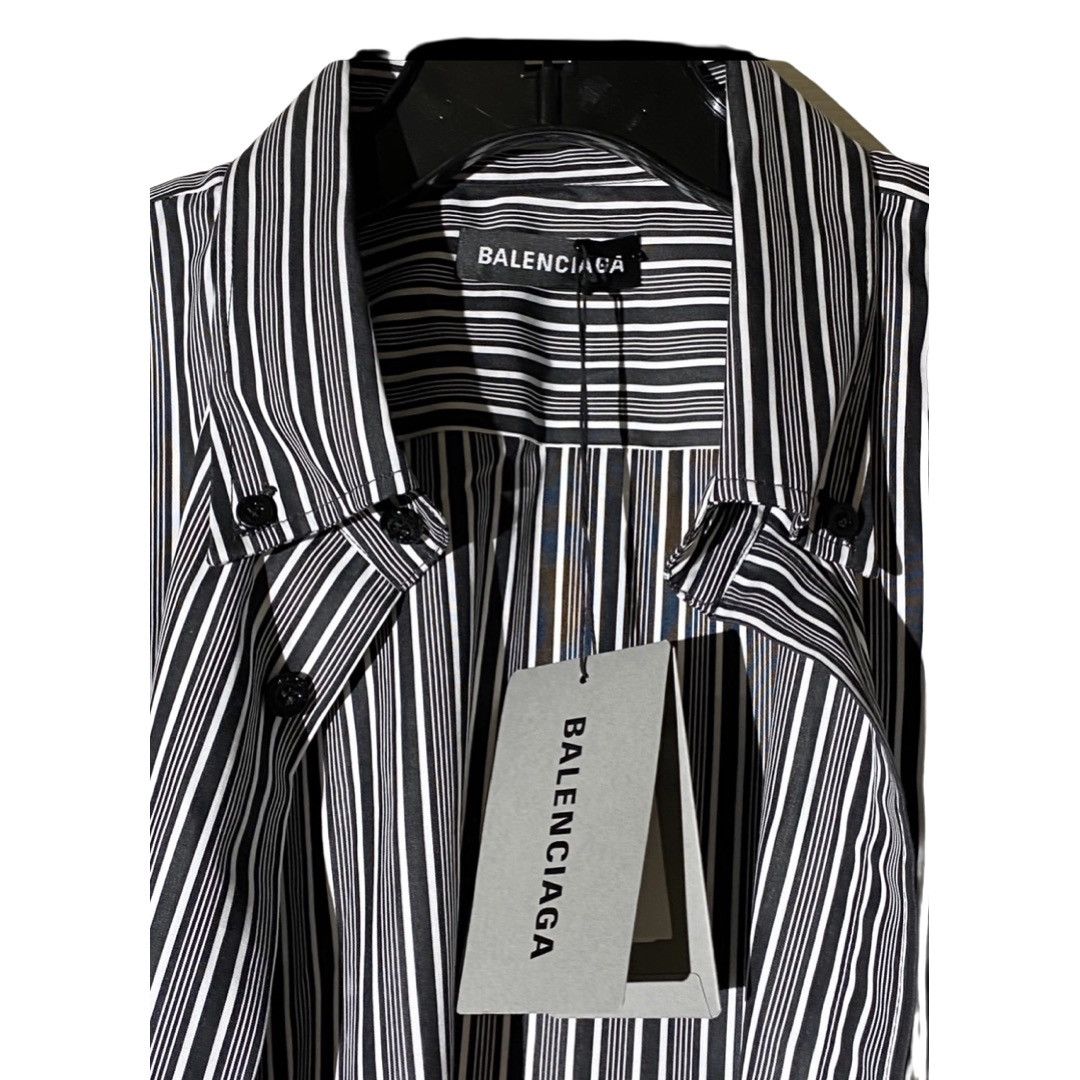 Balenciaga New balenciaga back logo shirt size37 Size US S / EU 44-46 / 1 - 4 Thumbnail