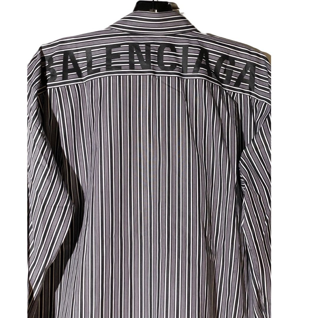 Balenciaga New balenciaga back logo shirt size37 Size US S / EU 44-46 / 1 - 3 Thumbnail