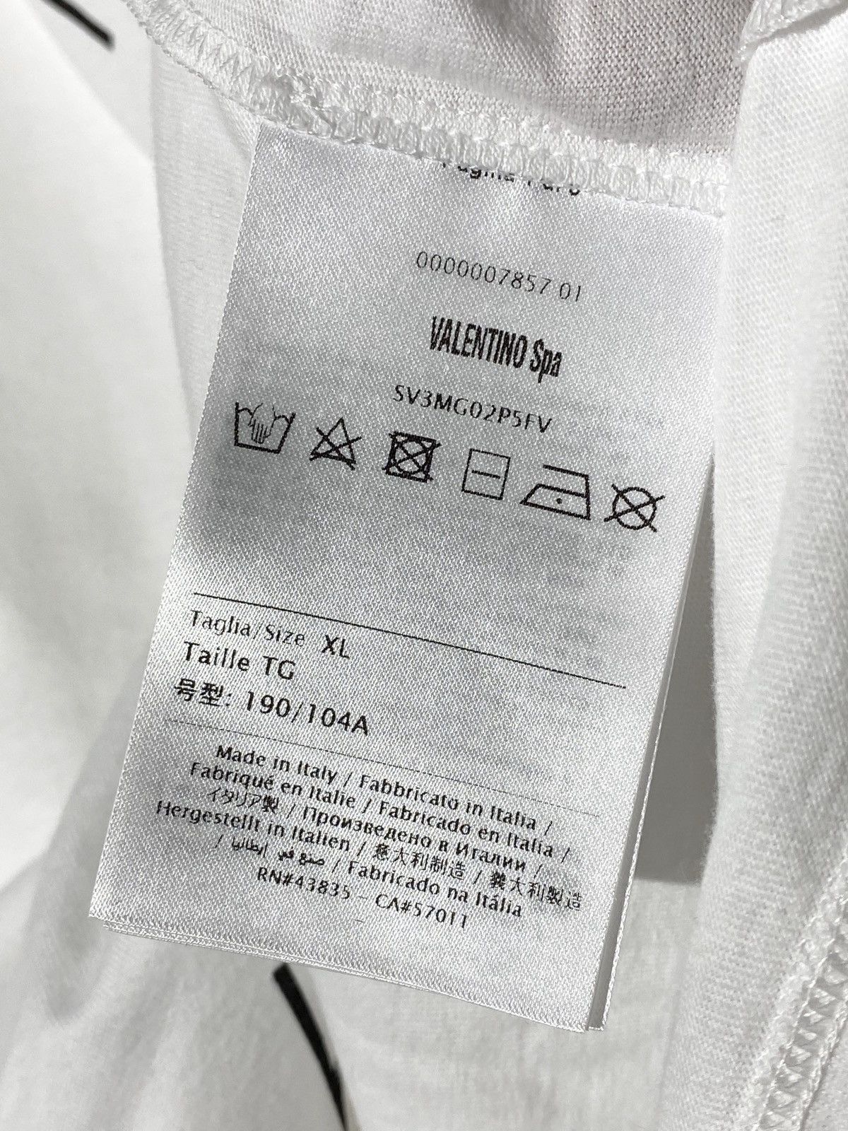 Valentino New Valentino all over logo tee Size US XL / EU 56 / 4 - 7 Thumbnail