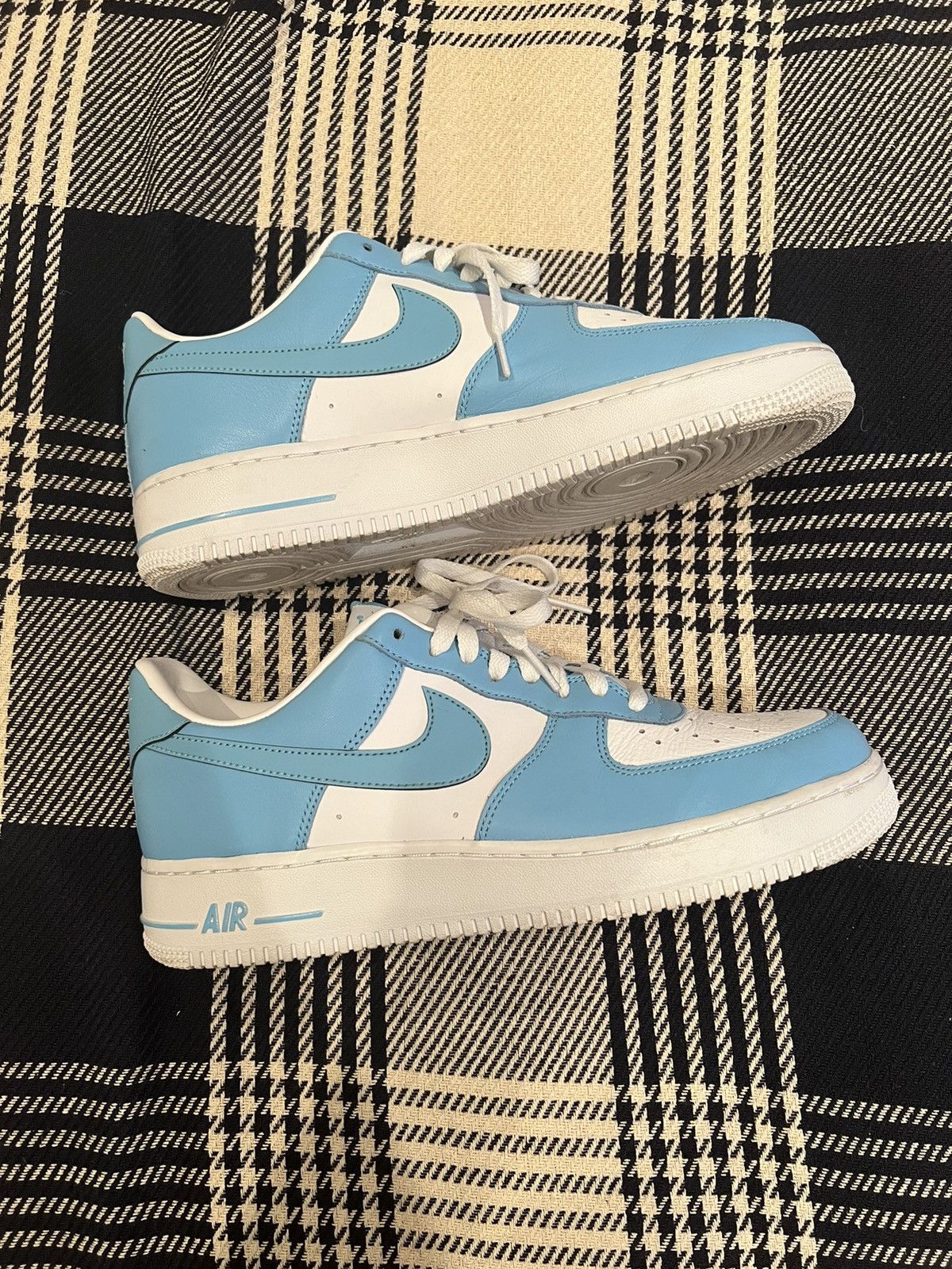 air force one low blue gale