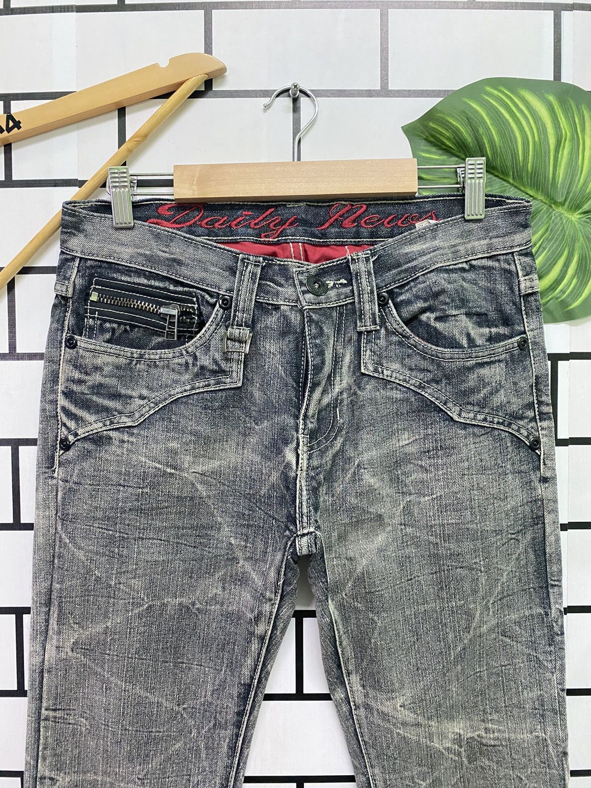 Hysteric Glamour Flared DAILY NEWS Claw Mark Low Rise Boot Cut Denim Size US 30 / EU 46 - 3 Thumbnail