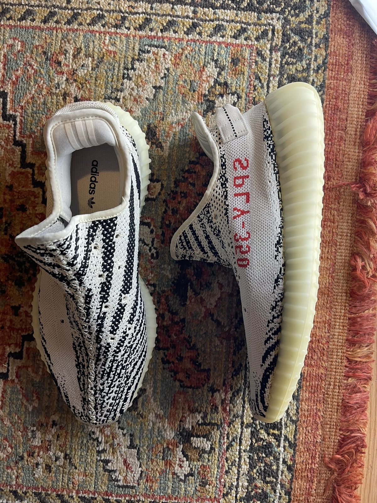 Adidas Yeezy Boost 350 v2 Zebra