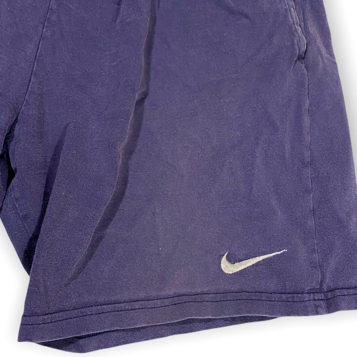 Nike × Vintage 90s Nike Shorts Purple Size US 30 / EU 46 - 2 Thumbnail