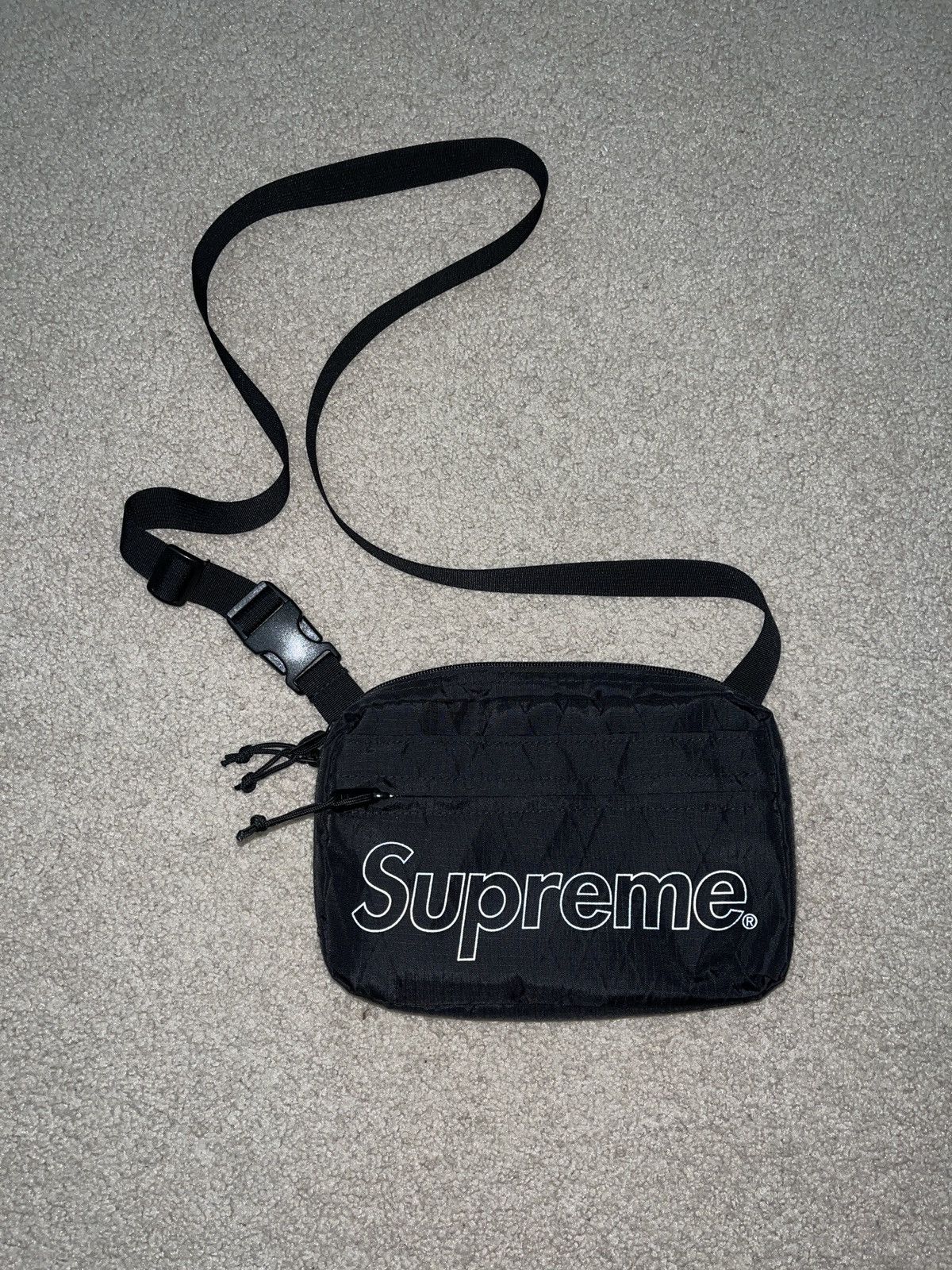 Supreme FW18 Shoulder Bag Review and Sizing!! 