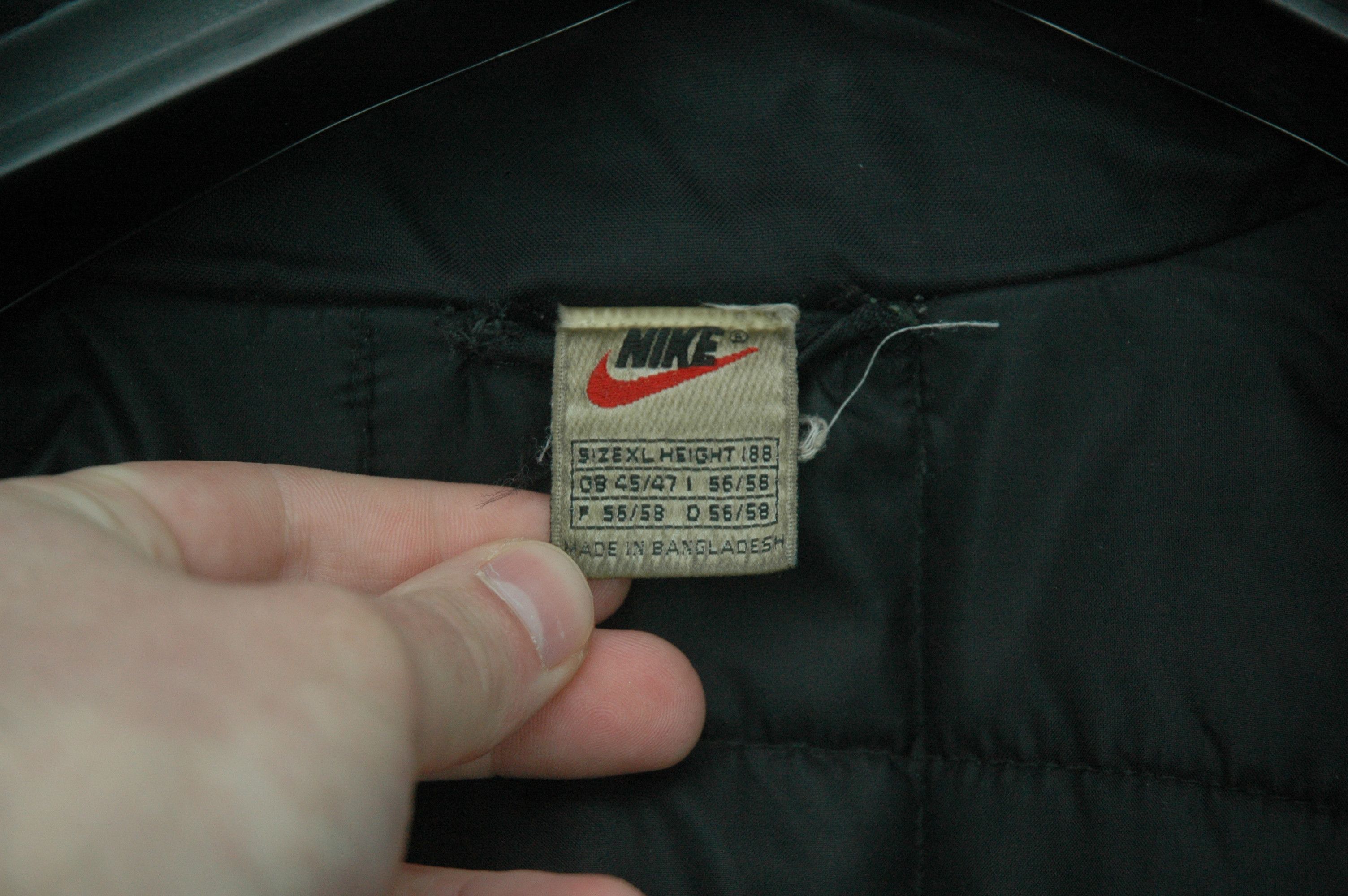 Nike Vintage Nike Big Black Swoosh Logo Size US XL / EU 56 / 4 - 7 Thumbnail