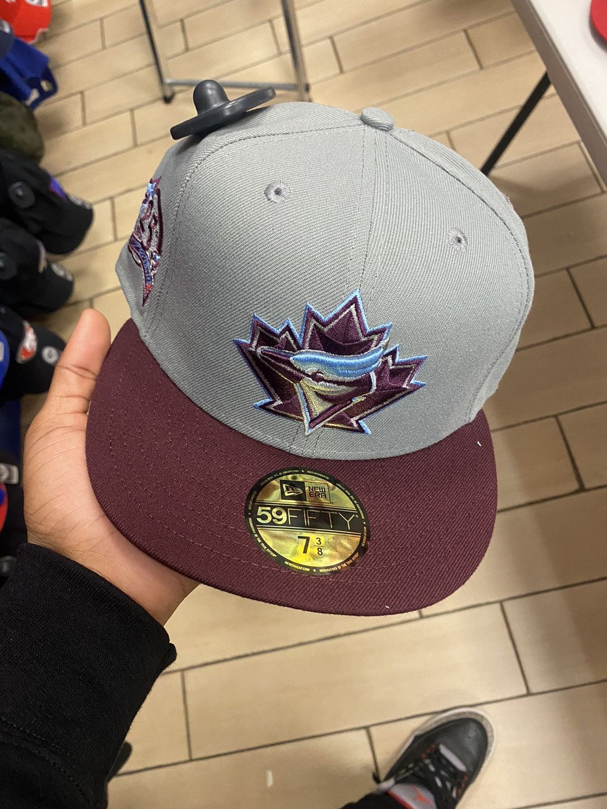 Toronto Blue Jays New Era 5950 Exclusive Misty Maroon Fitted Blue UV Size 7  3/4