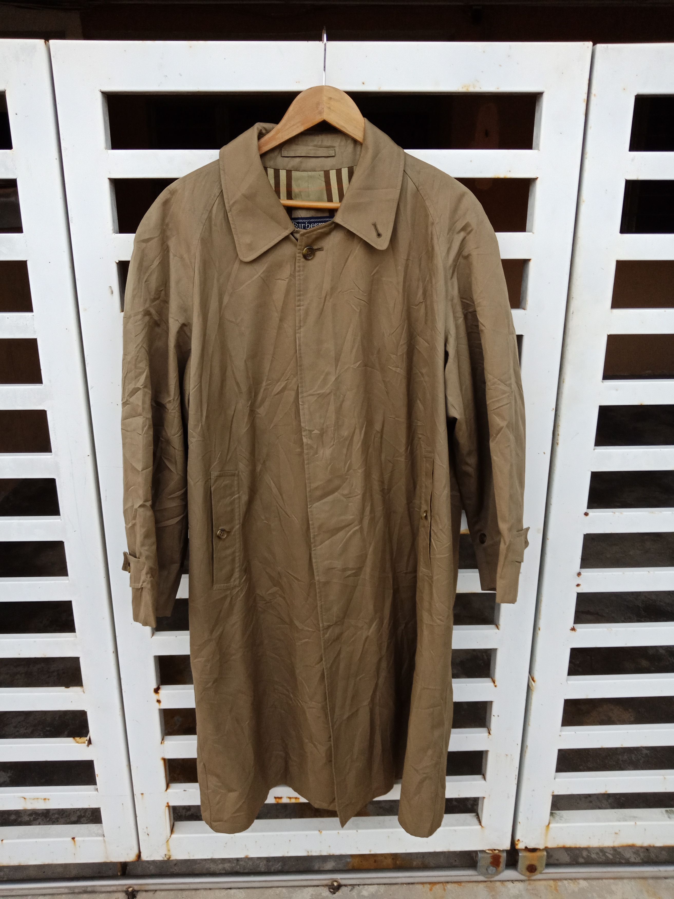 Burberry Burberrys Novacheck Lining Light Long Coat Size US L / EU 52-54 / 3 - 1 Thumbnail