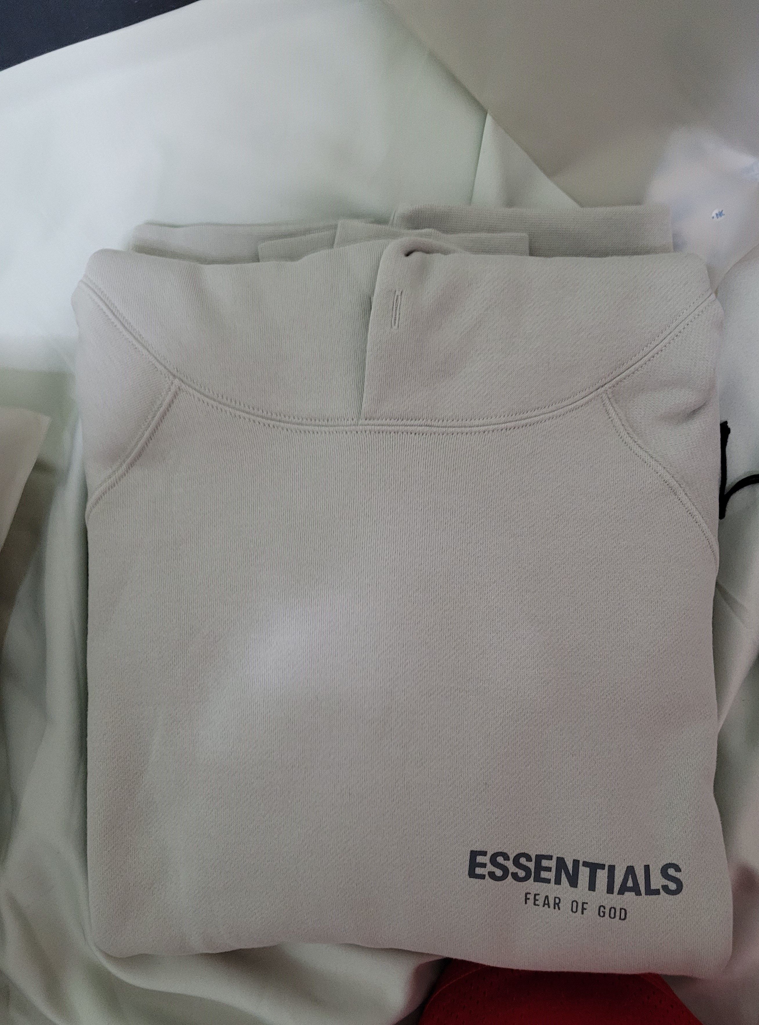 Fear of God Fear of God Essentials SSENSE Exclusive Hoodie Concrete Size US M / EU 48-50 / 2 - 3 Thumbnail