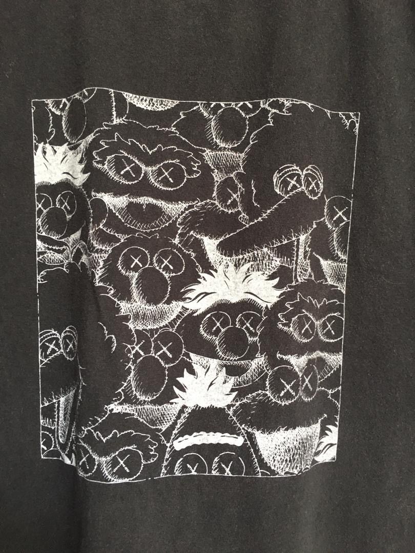 Kaws × Uniqlo VINTAGE KAWS SESAME STREET X UNIQLO BLACK SHIRT Size US L / EU 52-54 / 3 - 1 Thumbnail