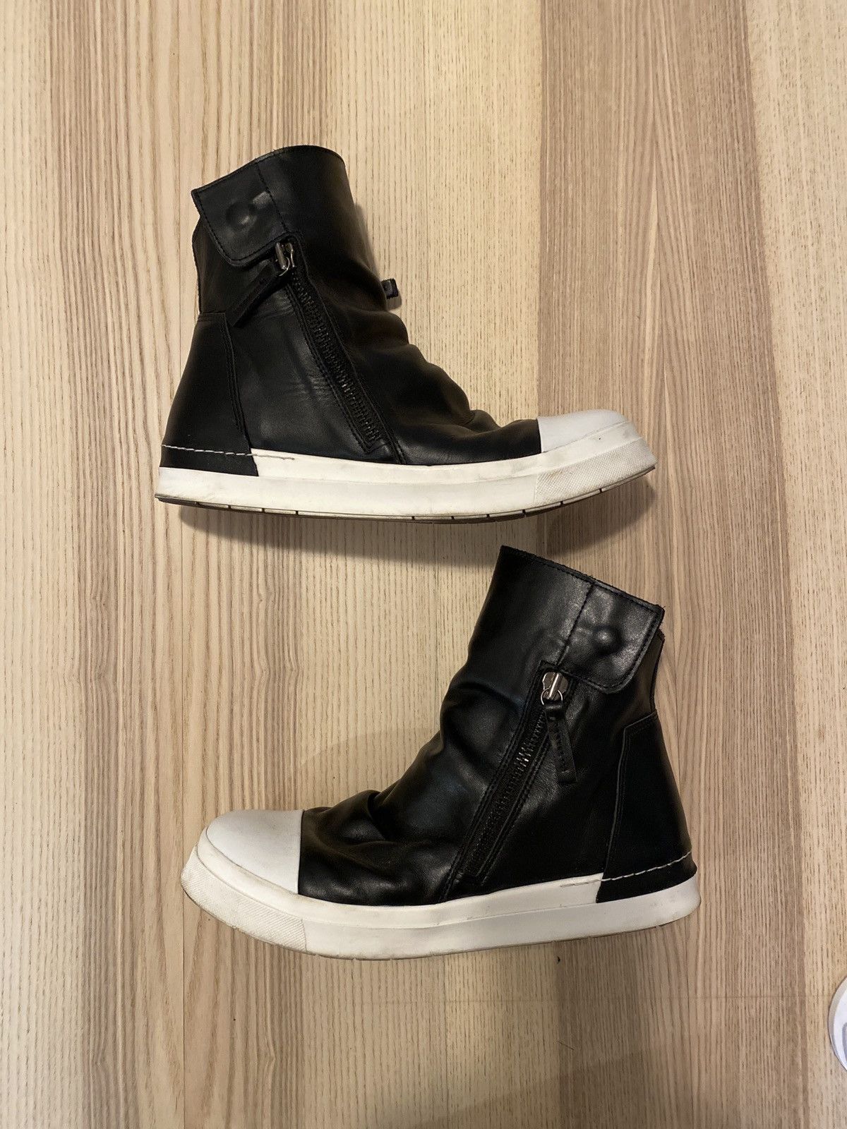 Cinzia Araia CINZIA ARARIA SIDE ZIP LEATHER SNEAKER | Grailed