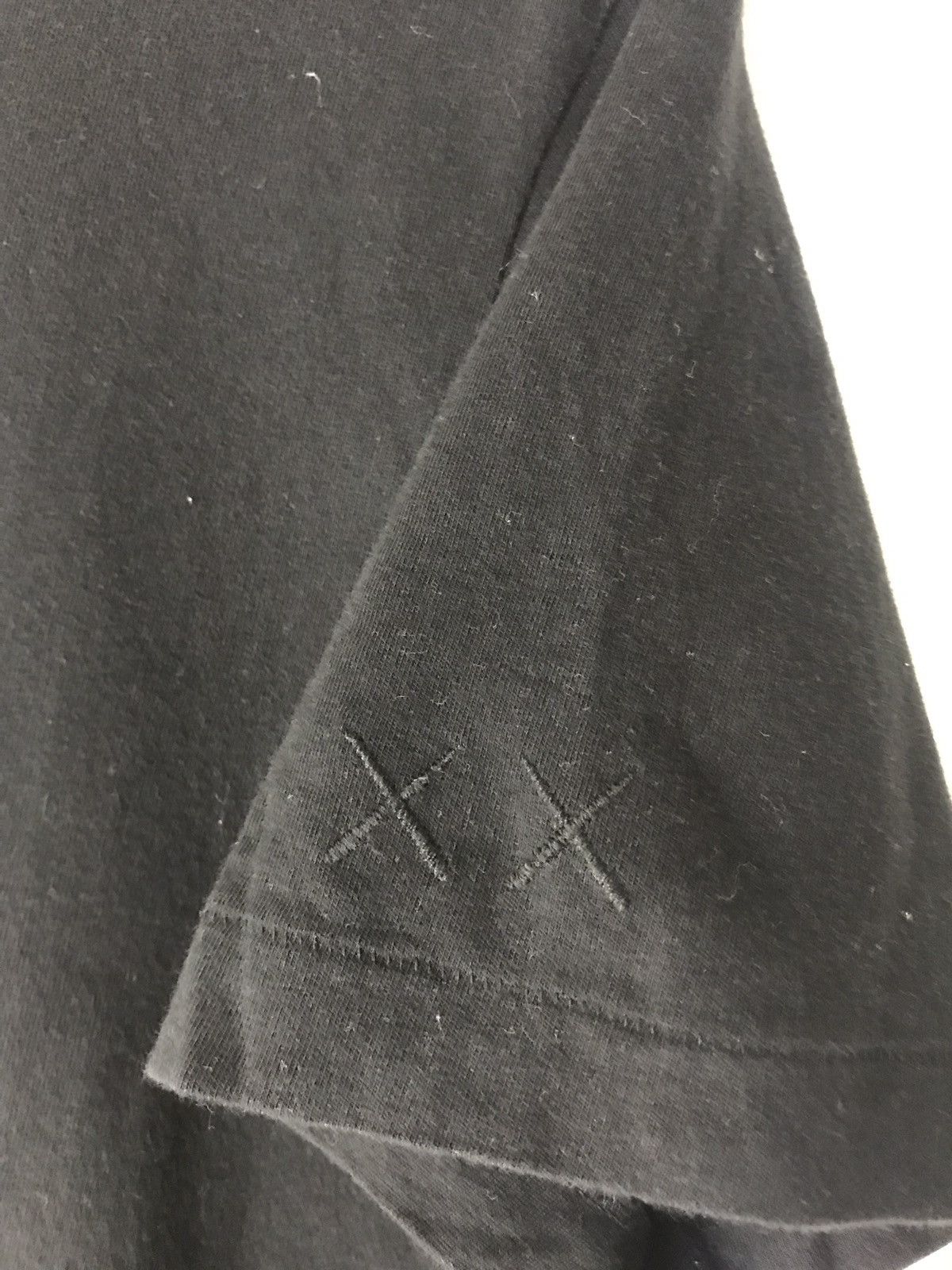 Kaws × Uniqlo Kaws X Uniqlo Tee Size US M / EU 48-50 / 2 - 3 Thumbnail