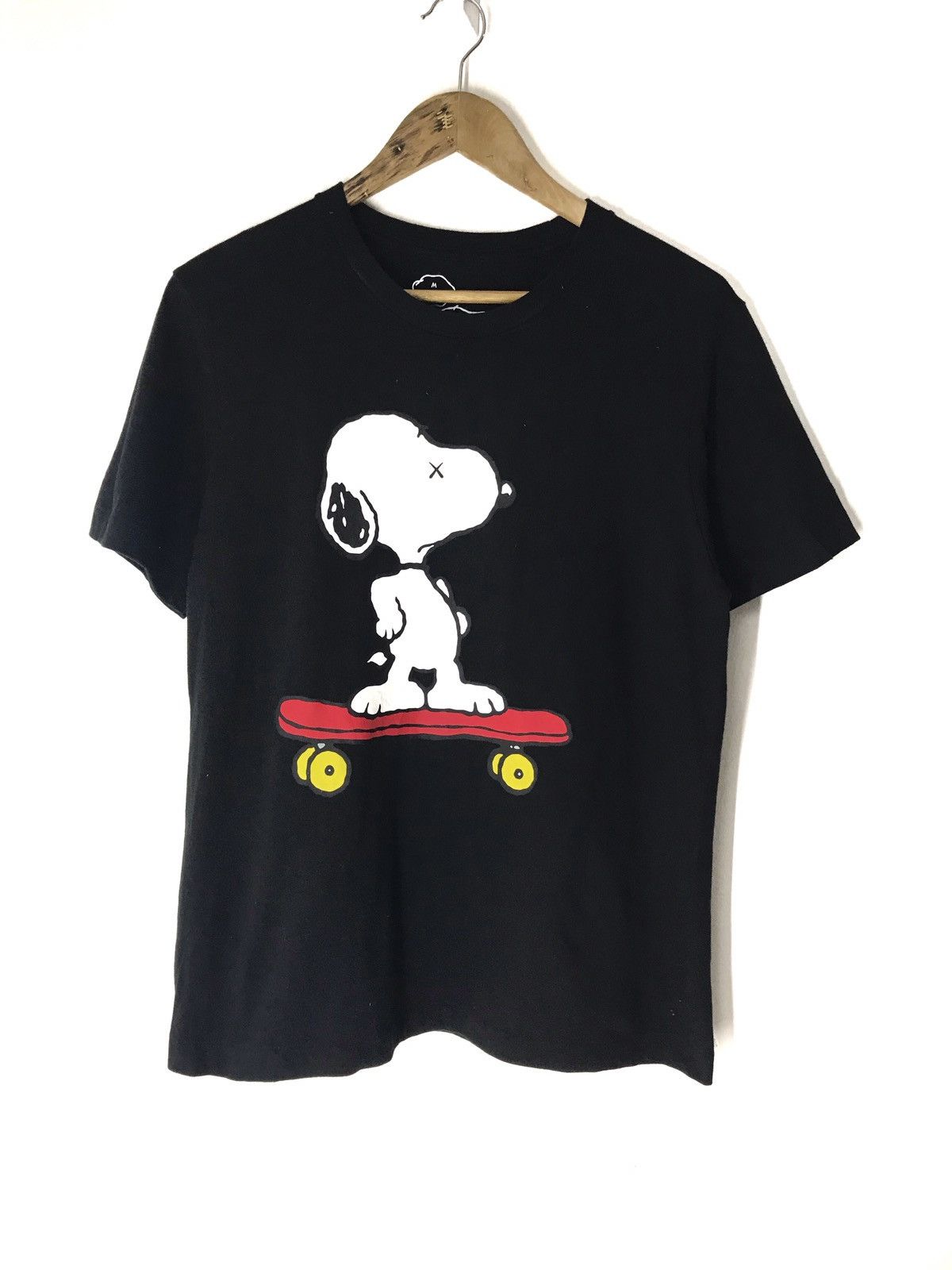 Kaws × Uniqlo Kaws X Uniqlo Tee Size US M / EU 48-50 / 2 - 1 Thumbnail