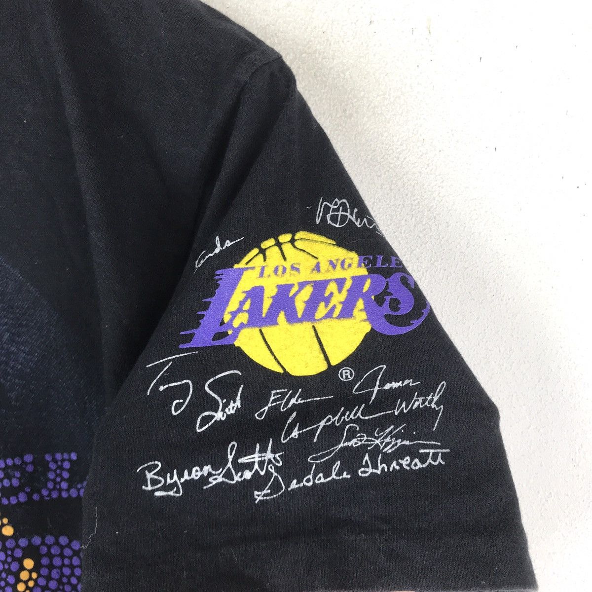 NBA Vintage Nba La Lakers Player Signature By Tultex T-Shirt Size US M / EU 48-50 / 2 - 3 Thumbnail