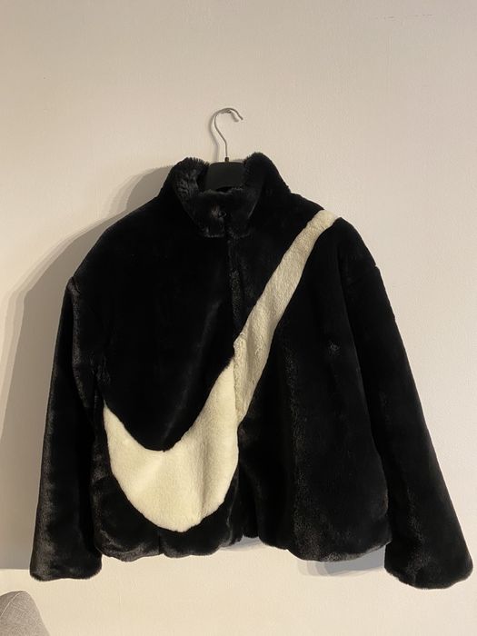 Nike NSW Plush Faux Fur Jacket in Fossil & Black