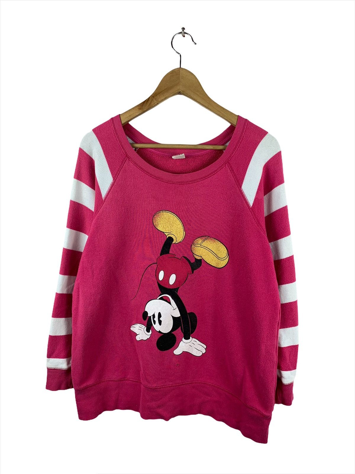 Japanese Brand Mickey Mouse Uniqlo Breakdance Sweater Size US L / EU 52-54 / 3 - 1 Thumbnail