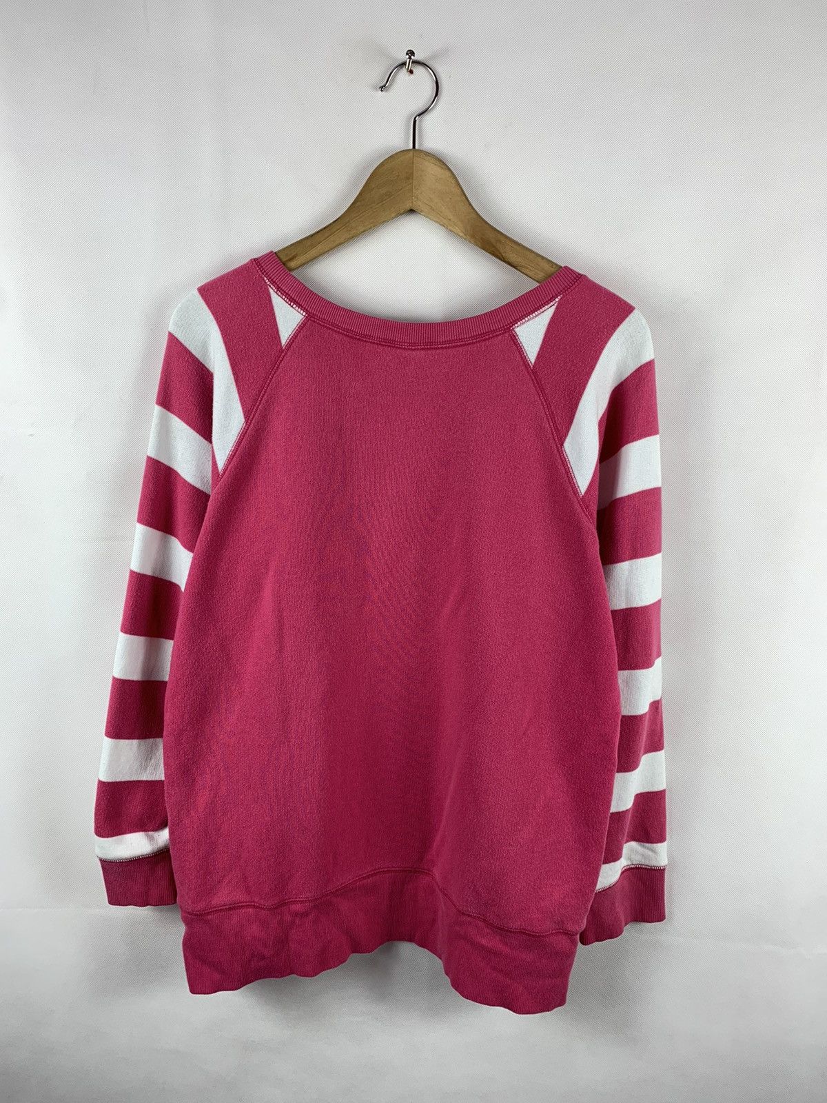 Japanese Brand Mickey Mouse Uniqlo Breakdance Sweater Size US L / EU 52-54 / 3 - 9 Thumbnail