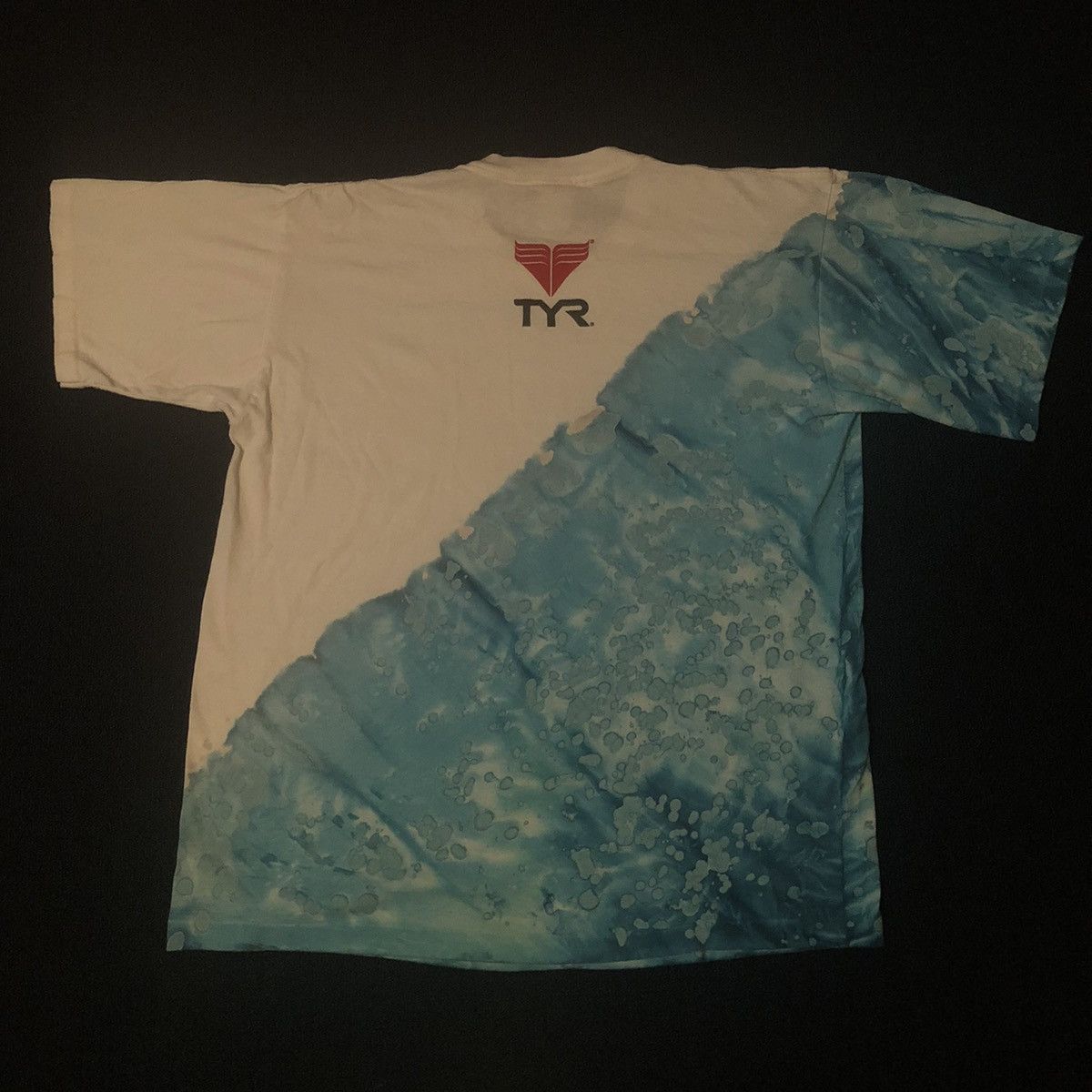 Vintage Vintage 1990s TYR Sport Victory! Fist All Over Print AOP Tee Size US L / EU 52-54 / 3 - 3 Thumbnail