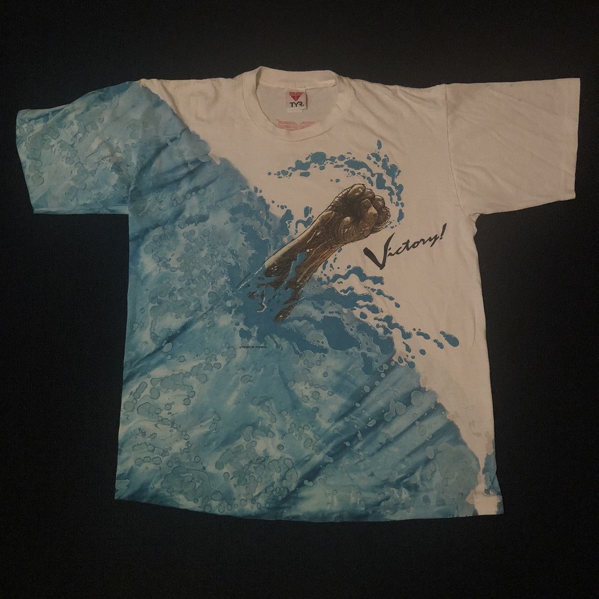 Vintage Vintage 1990s TYR Sport Victory! Fist All Over Print AOP Tee Size US L / EU 52-54 / 3 - 2 Thumbnail