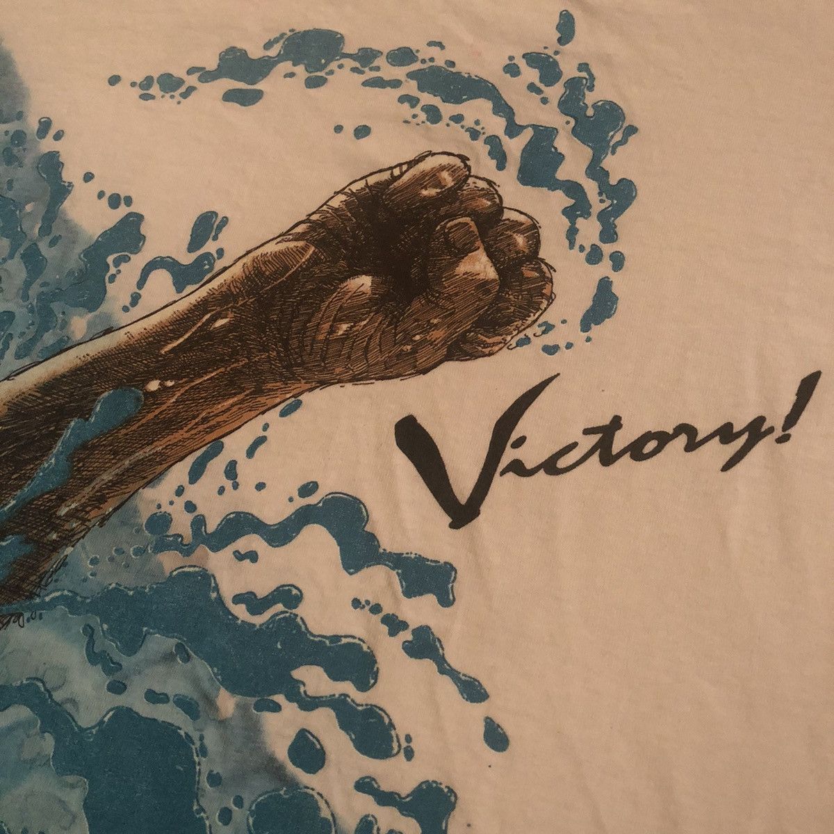Vintage Vintage 1990s TYR Sport Victory! Fist All Over Print AOP Tee Size US L / EU 52-54 / 3 - 5 Thumbnail