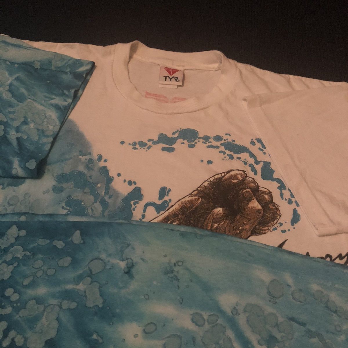 Vintage Vintage 1990s TYR Sport Victory! Fist All Over Print AOP Tee Size US L / EU 52-54 / 3 - 9 Thumbnail