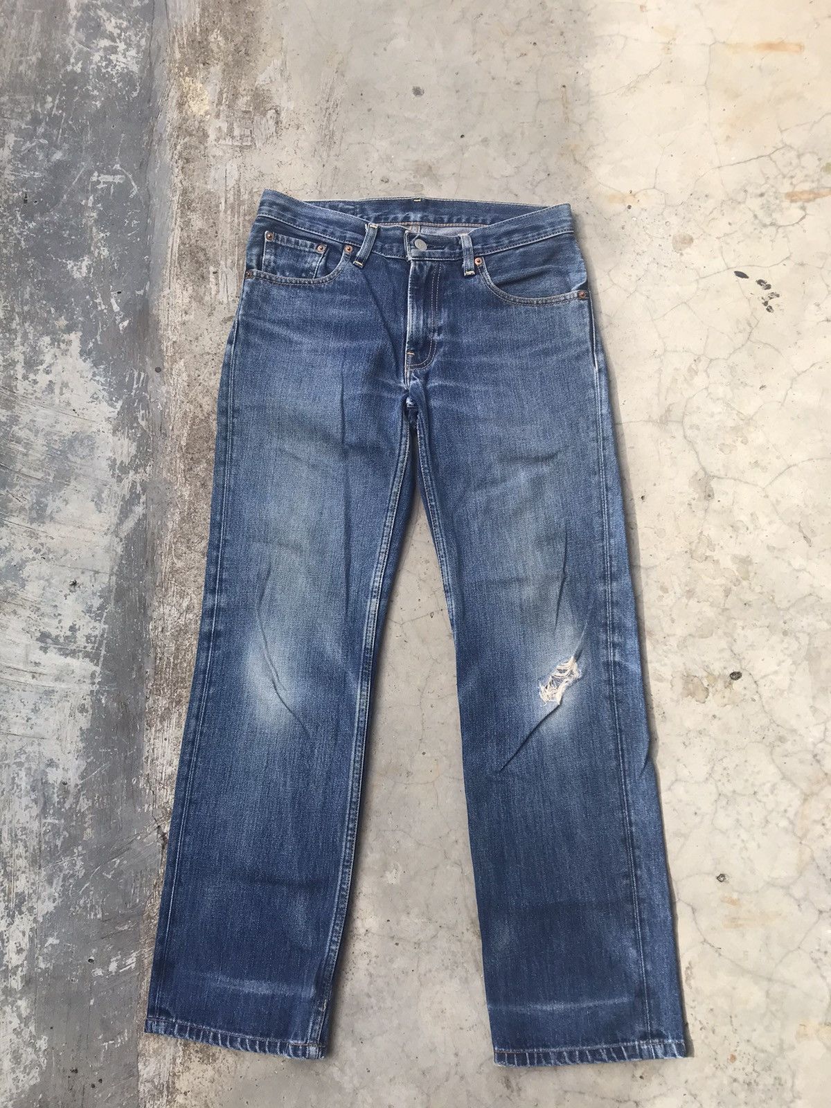 Levi's Blue Wash Levi’s 502 Distressed And Aging Denim W29 Size US 29 - 1 Thumbnail