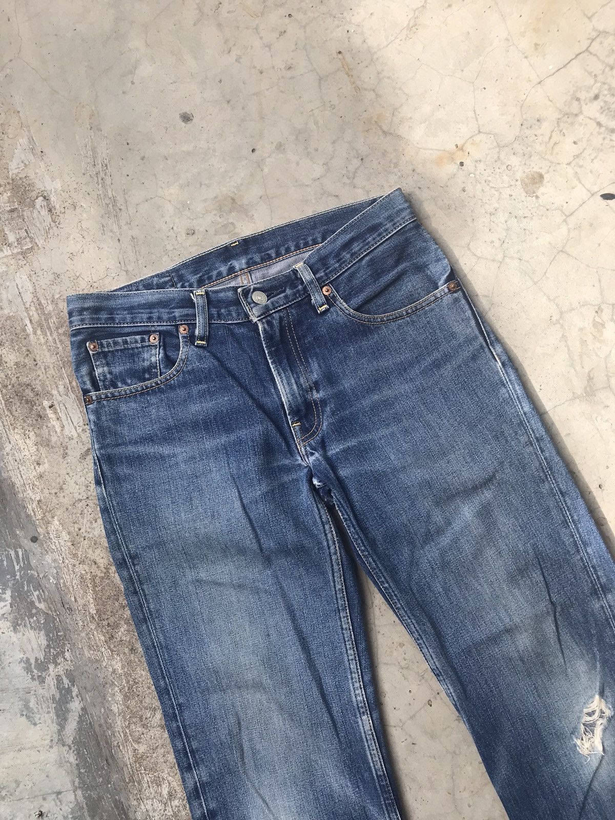 Levi's Blue Wash Levi’s 502 Distressed And Aging Denim W29 Size US 29 - 3 Thumbnail
