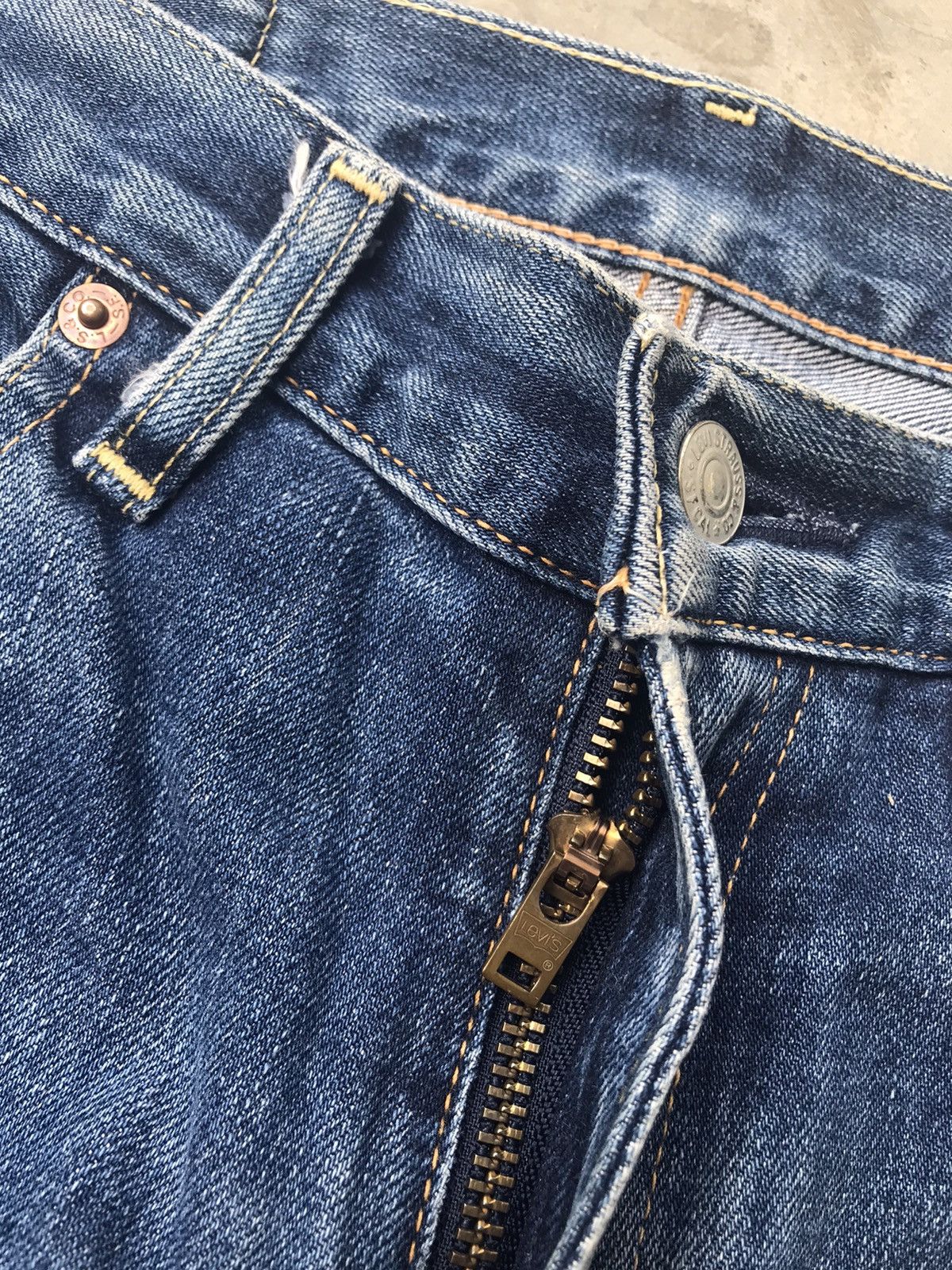 Levi's Blue Wash Levi’s 502 Distressed And Aging Denim W29 Size US 29 - 7 Thumbnail