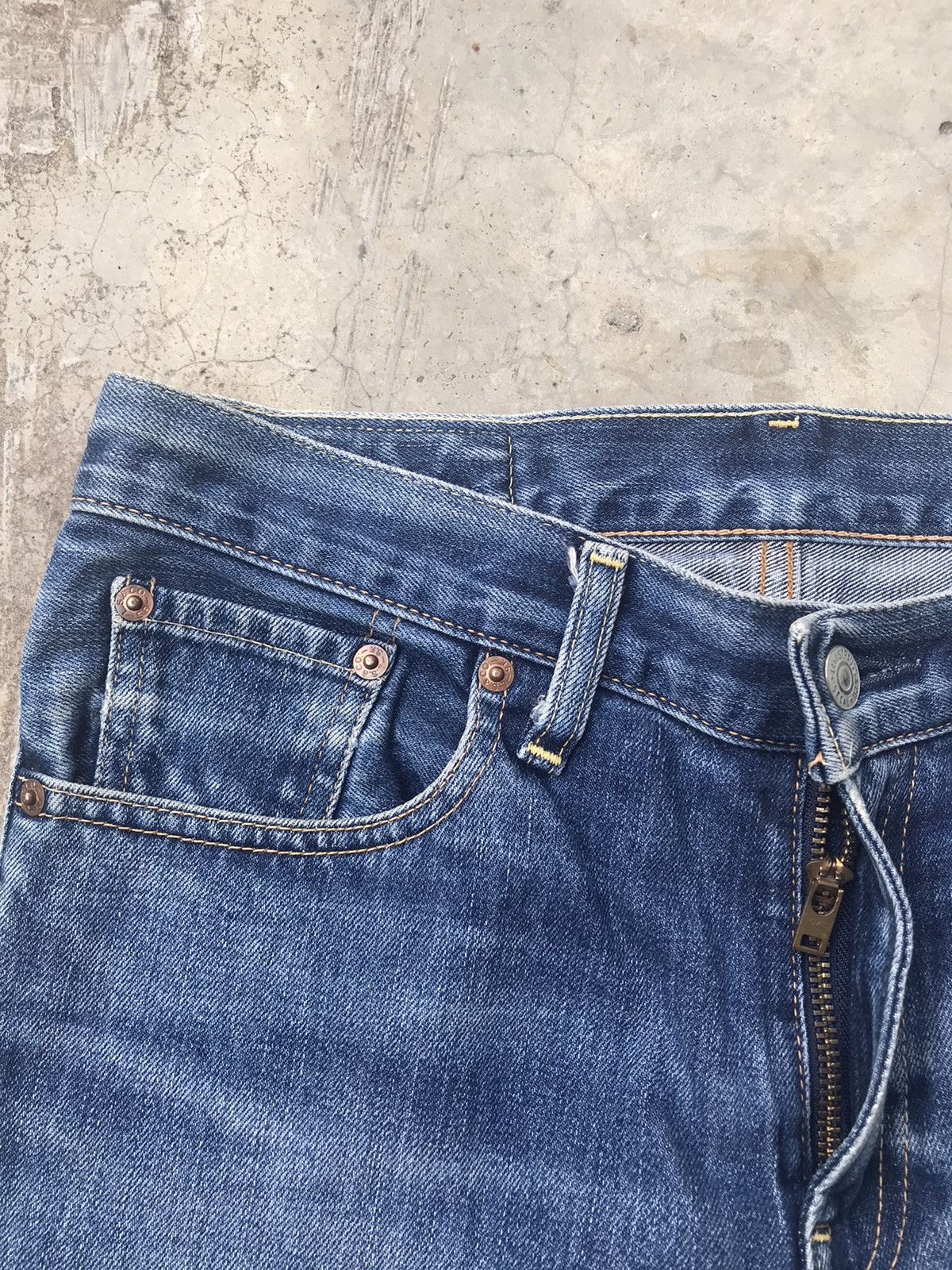 Levi's Blue Wash Levi’s 502 Distressed And Aging Denim W29 Size US 29 - 12 Thumbnail