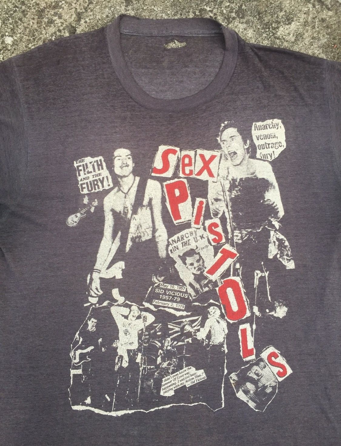 Band Tees × Seditionaries × Vintage thrased and faded Vintage Sex Pistol Shirt Size US L / EU 52-54 / 3 - 6 Thumbnail