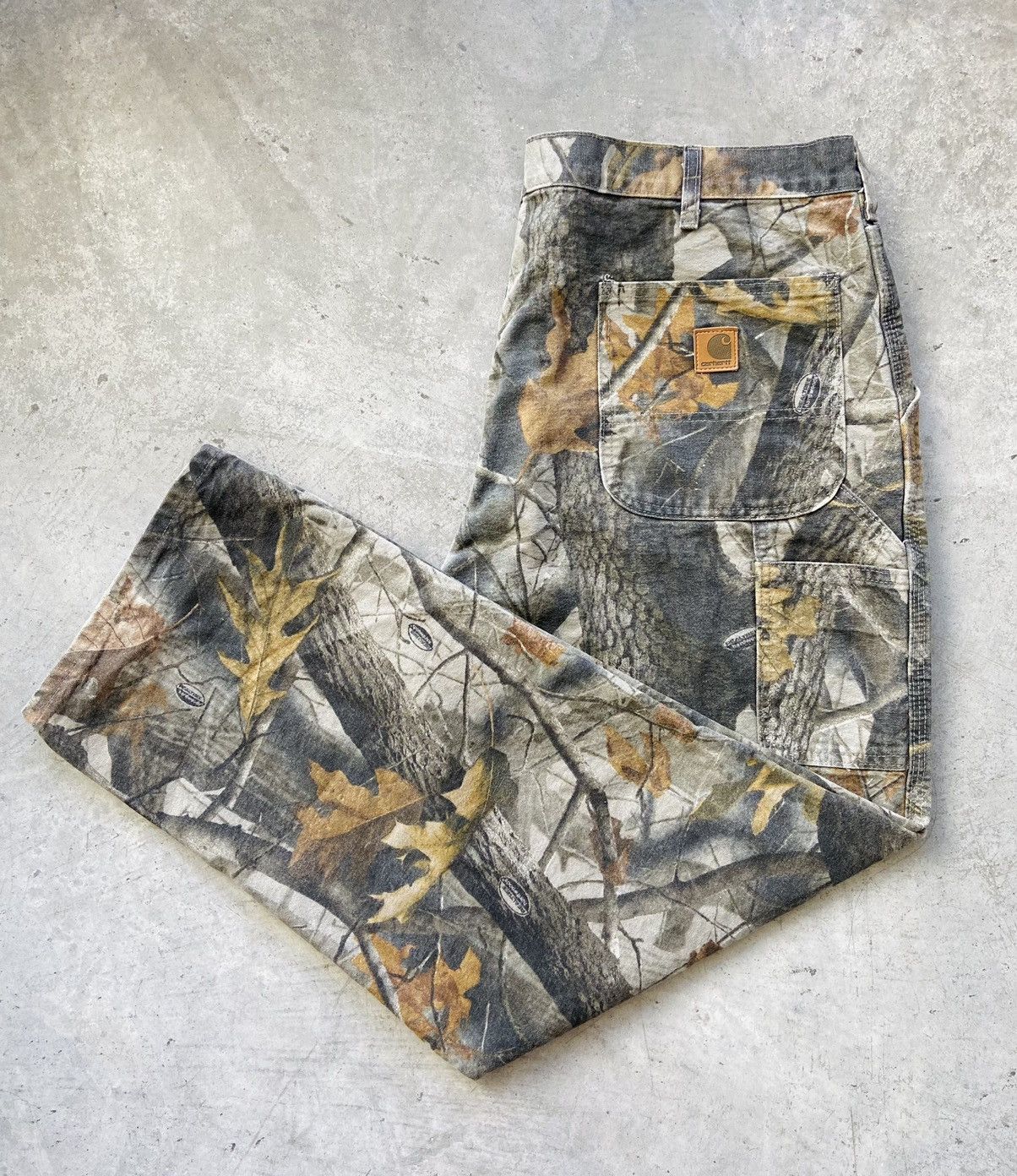 Vintage VTG CARHARTT REALTREE CAMO CARPENTER CARGO PANST | Grailed