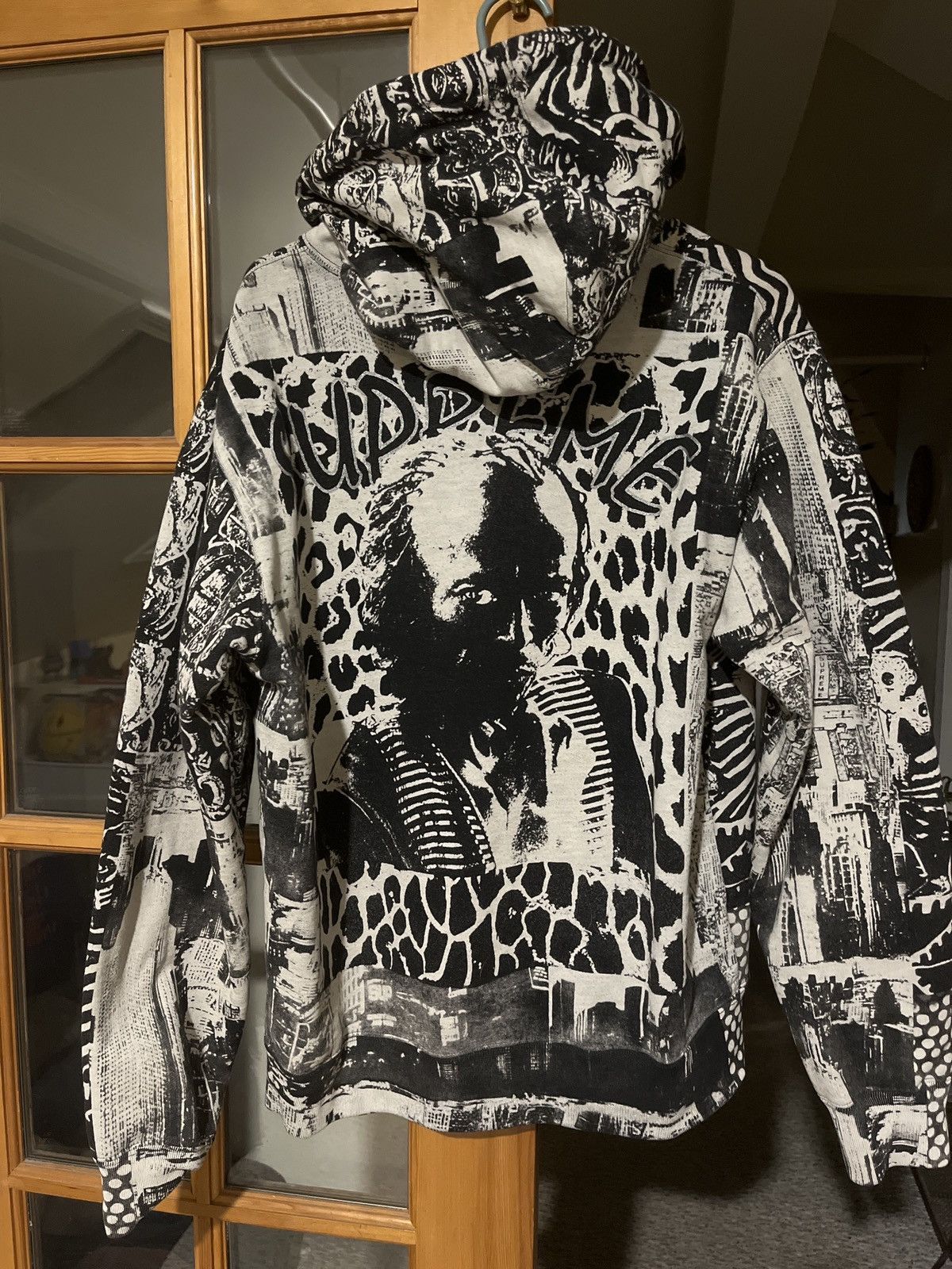 Supreme hoodie m clearance