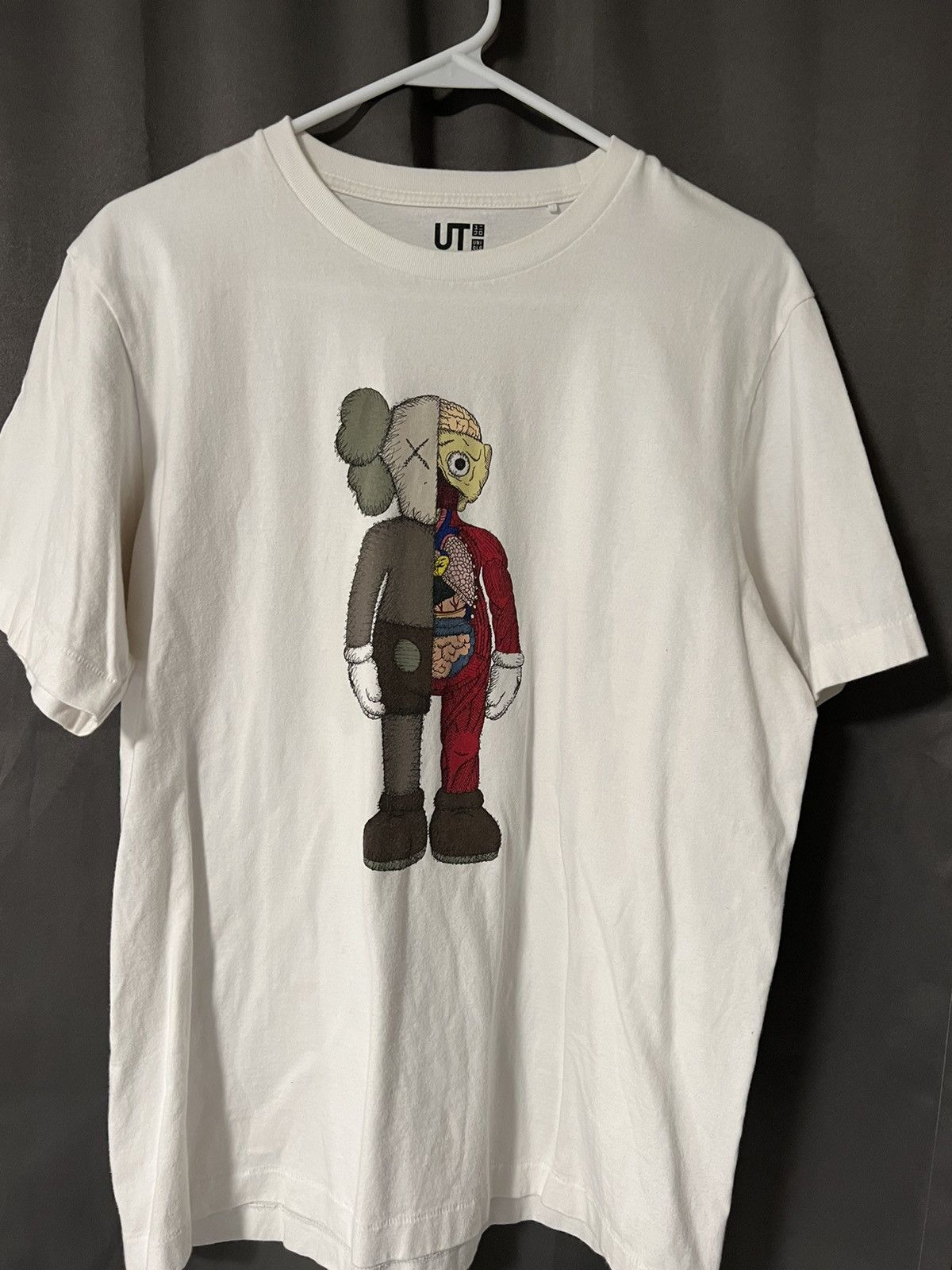 Kaws × Uniqlo Kaws Uniqlo Flayed Tee Size US M / EU 48-50 / 2 - 1 Thumbnail