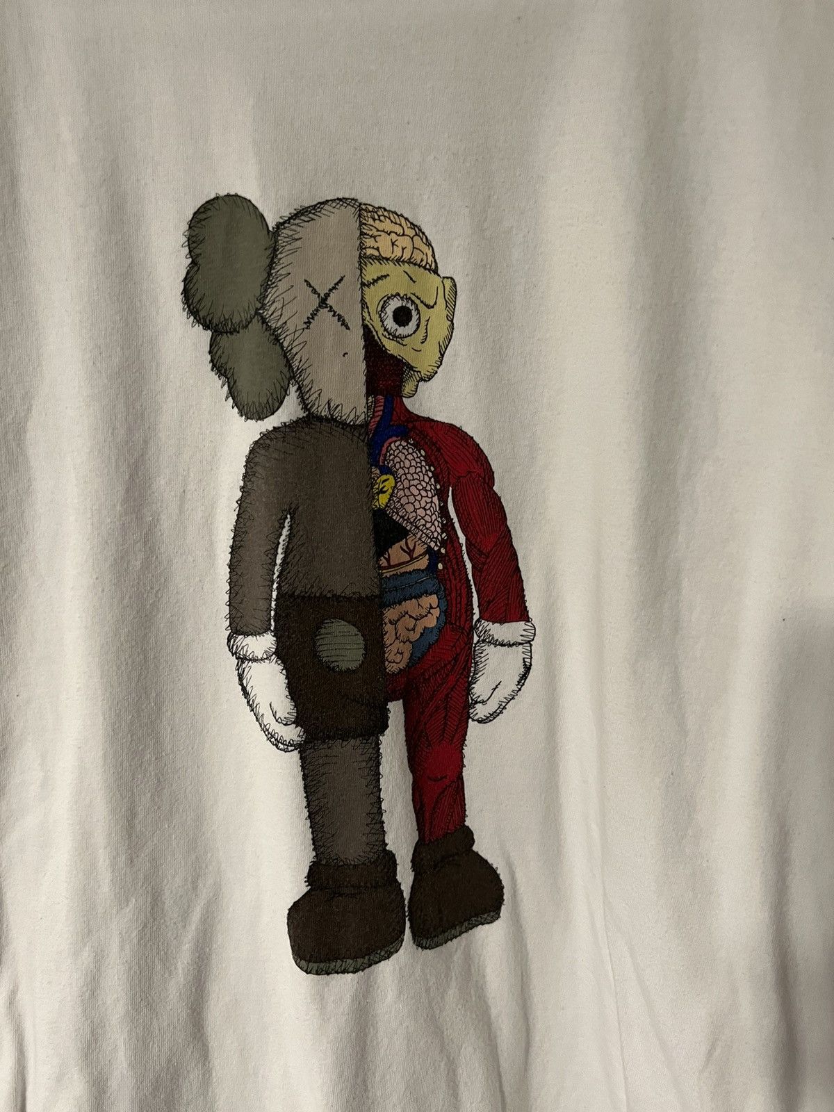 Kaws × Uniqlo Kaws Uniqlo Flayed Tee Size US M / EU 48-50 / 2 - 2 Thumbnail
