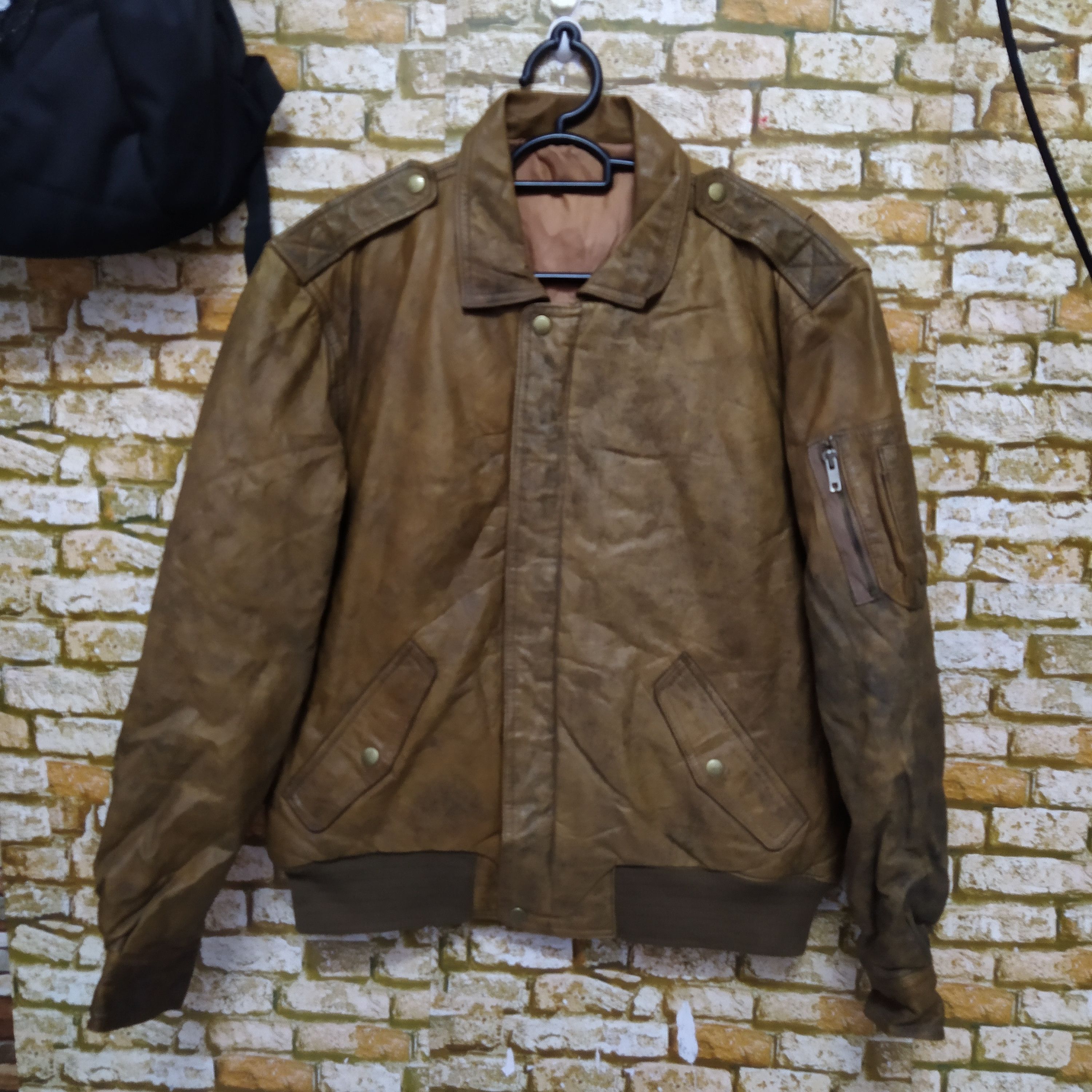Leather A2 FLIGHT LEATHER BOMBERS JACKET (D488) Size US L / EU 52-54 / 3 - 1 Thumbnail