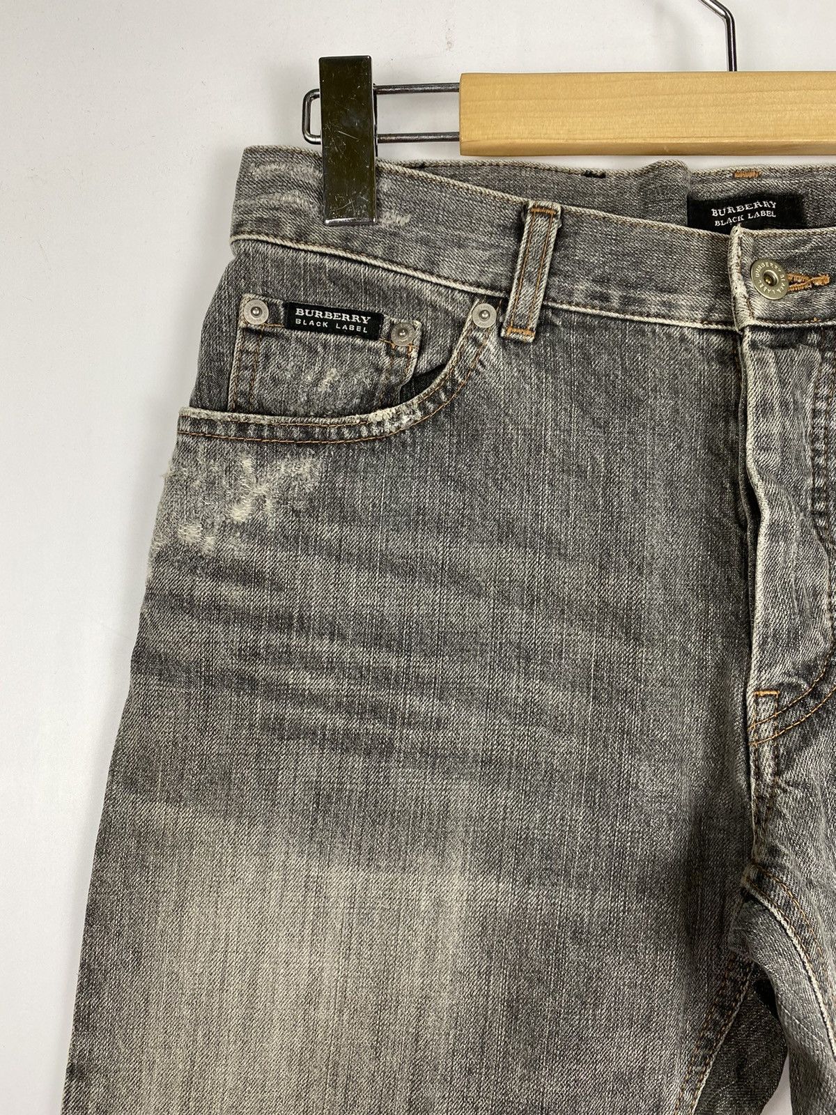 Burberry Vintage Light wash Burberry Distressed Denim jeans Size US 32 / EU 48 - 3 Thumbnail