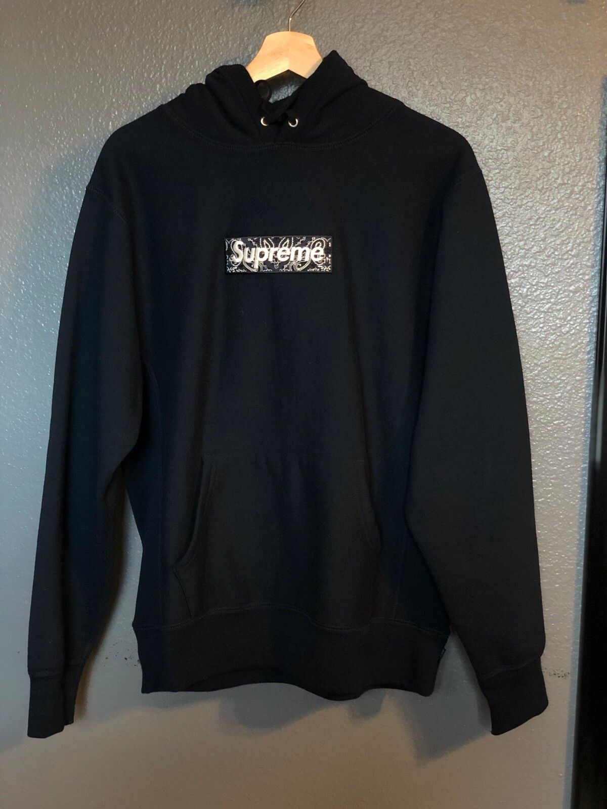 Supreme Supreme Bandana Box Logo Hooded Sweatshirt, Medium in Navy Size US M / EU 48-50 / 2 - 1 Preview