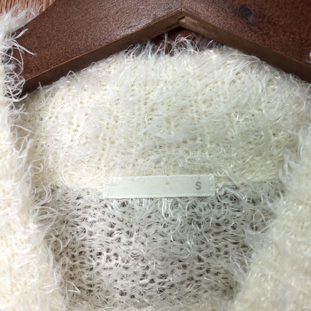 Homespun Knitwear × Japanese Brand × Vintage GU White Shagy Shaggy Fur Mohair Knitwear #6421 Size US S / EU 44-46 / 1 - 4 Thumbnail