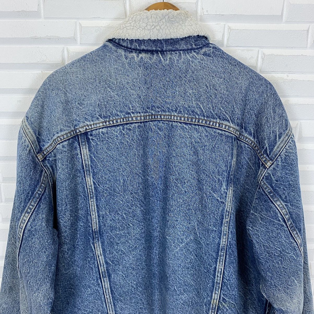 Levi's AUTHENTIC LEVI'S SHERPA LINING DISTRESSED DENIM JACKET Size US L / EU 52-54 / 3 - 10 Thumbnail