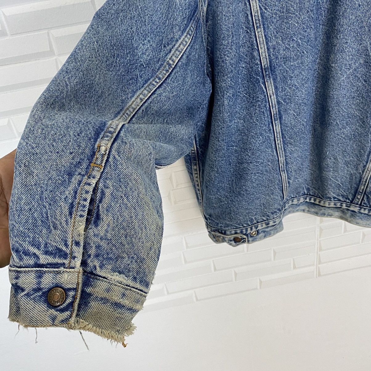Levi's AUTHENTIC LEVI'S SHERPA LINING DISTRESSED DENIM JACKET Size US L / EU 52-54 / 3 - 11 Thumbnail