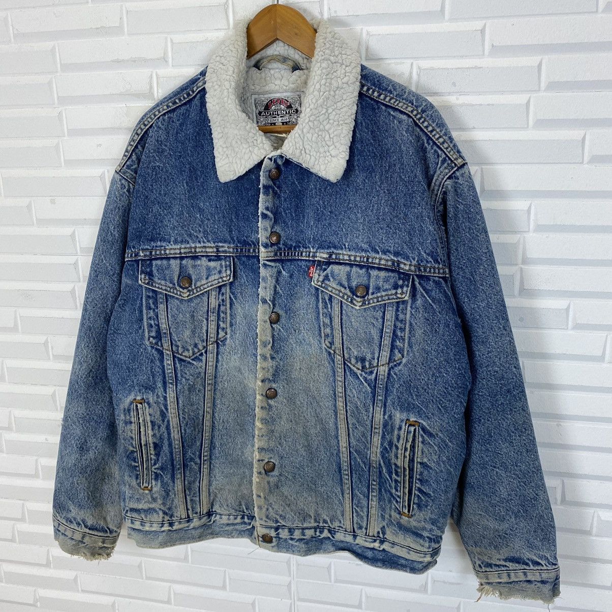 Levi's AUTHENTIC LEVI'S SHERPA LINING DISTRESSED DENIM JACKET Size US L / EU 52-54 / 3 - 4 Thumbnail