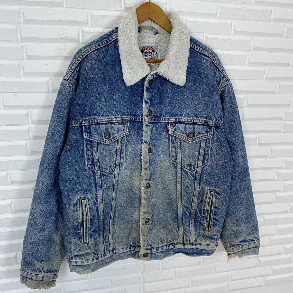 Levi's AUTHENTIC LEVI'S SHERPA LINING DISTRESSED DENIM JACKET Size US L / EU 52-54 / 3 - 3 Thumbnail
