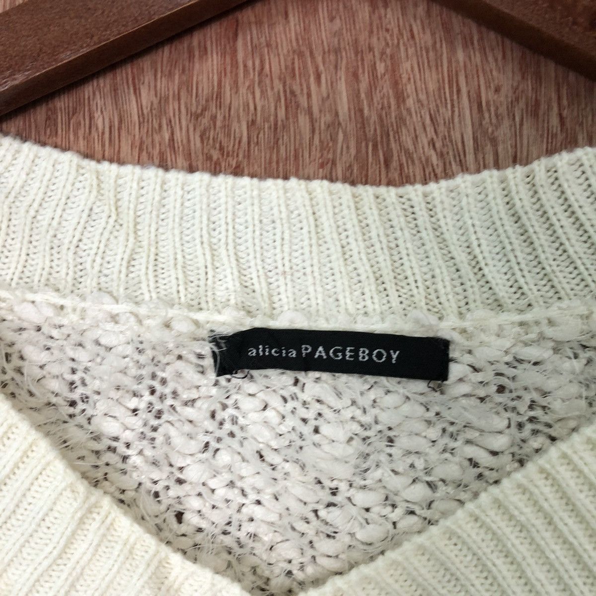 Aran Isles Knitwear Alicia Pageboy White Shag Shaggy Fur Mohair Knitwear #6410 Size US XS / EU 42 / 0 - 5 Thumbnail
