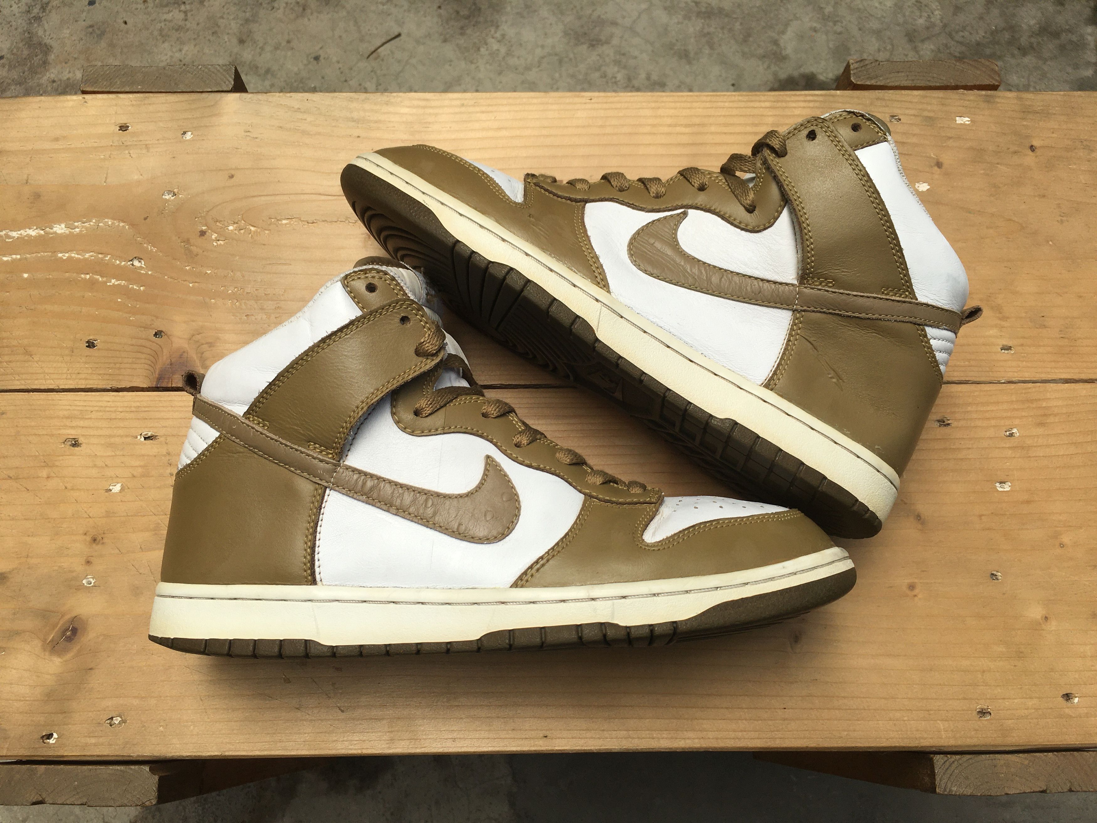 Nike 🔥 Nike Dunk High Ostrich Swoosh Pack Brown Kelp 2010 Size US 10 / EU 43 - 15 Thumbnail