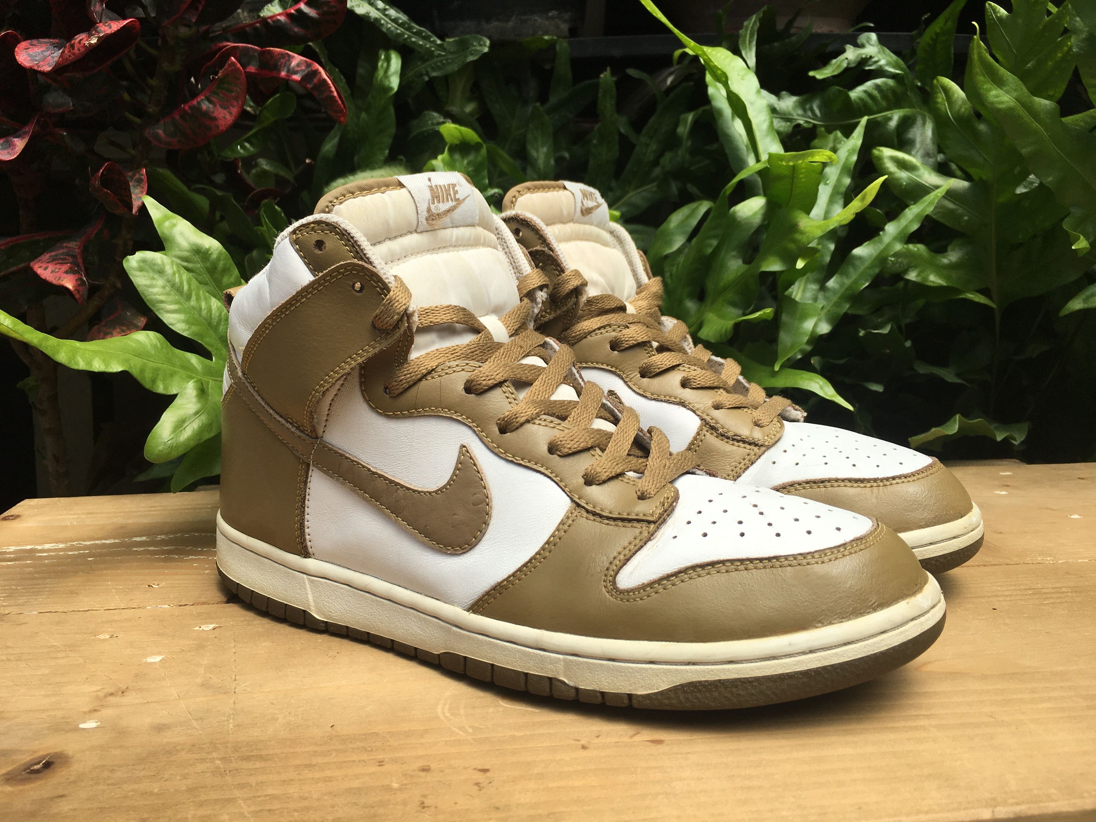 Nike 🔥 Nike Dunk High Ostrich Swoosh Pack Brown Kelp 2010 Size US 10 / EU 43 - 7 Thumbnail