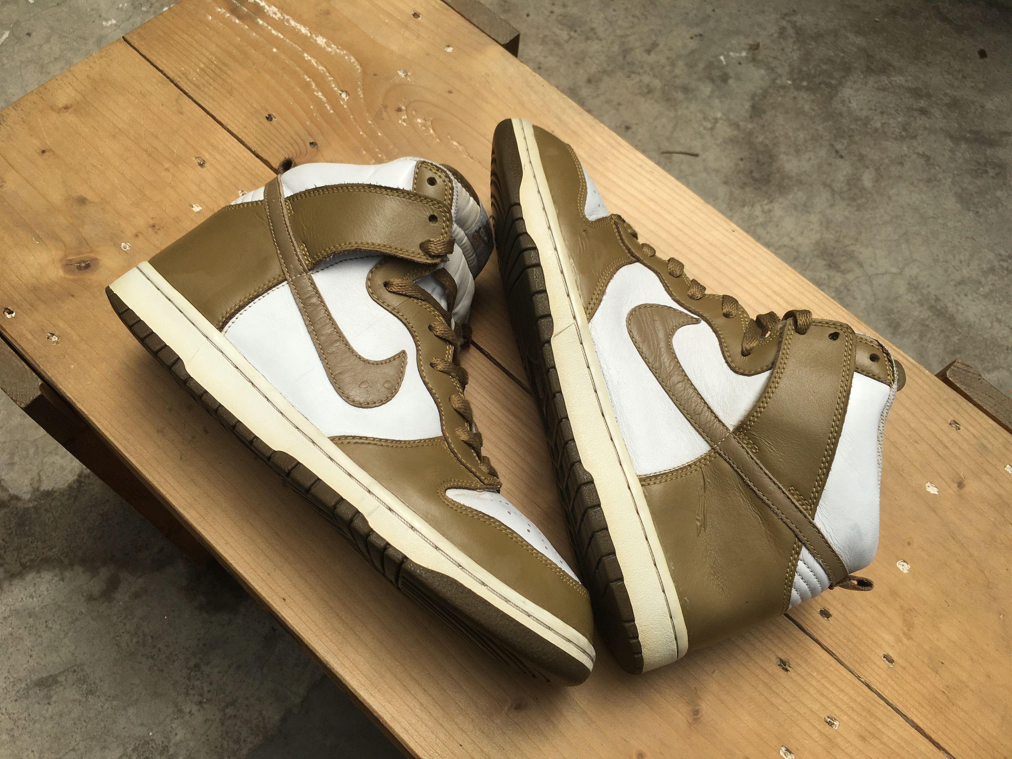 Nike 🔥 Nike Dunk High Ostrich Swoosh Pack Brown Kelp 2010 Size US 10 / EU 43 - 16 Thumbnail
