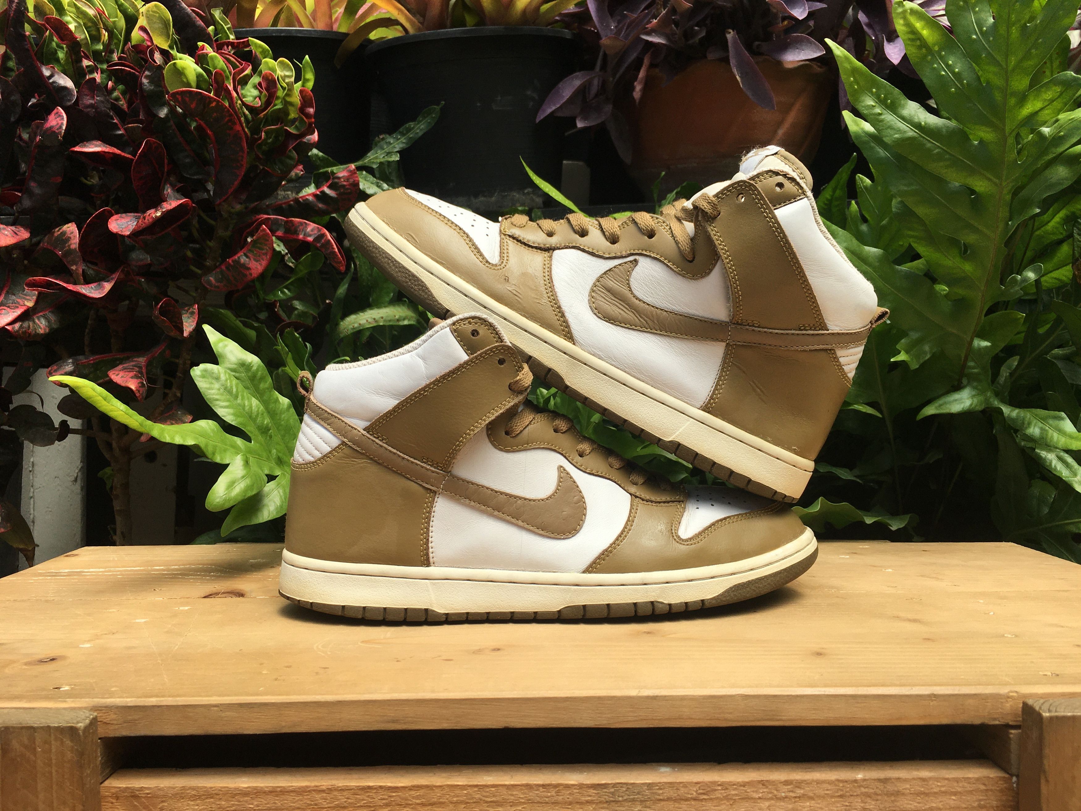 Nike 🔥 Nike Dunk High Ostrich Swoosh Pack Brown Kelp 2010 Size US 10 / EU 43 - 4 Thumbnail