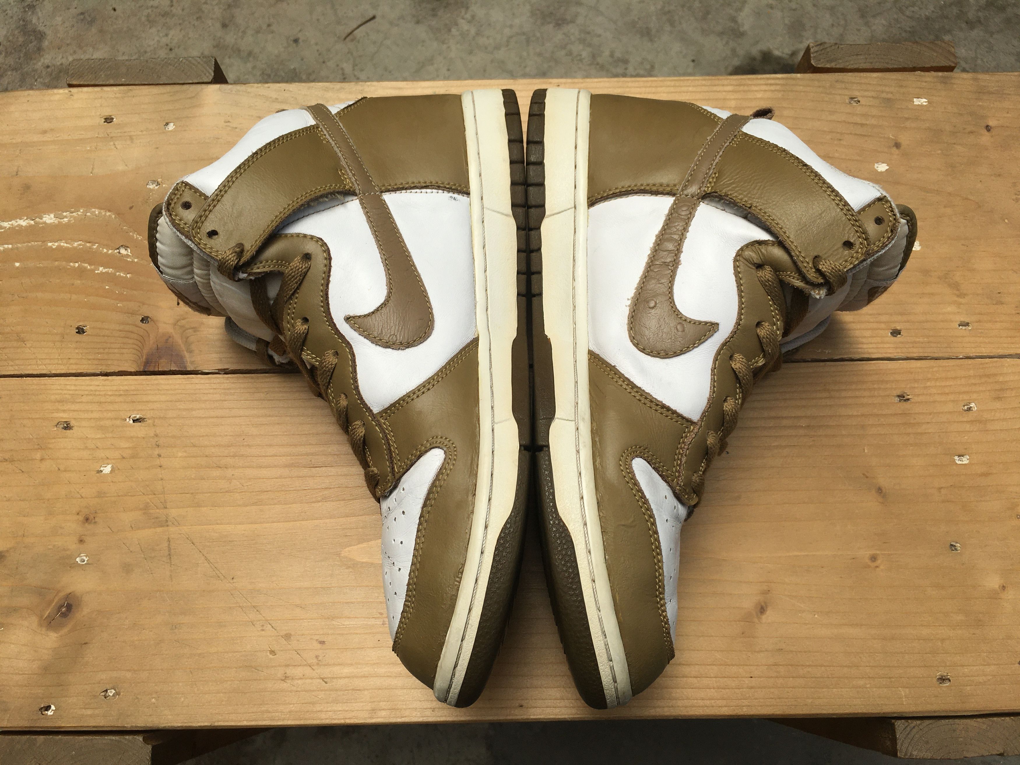 Nike 🔥 Nike Dunk High Ostrich Swoosh Pack Brown Kelp 2010 Size US 10 / EU 43 - 19 Thumbnail