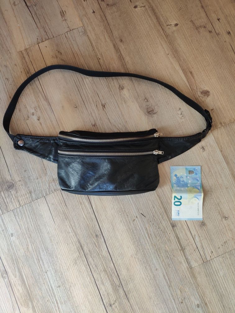 Other Leather waist bag.Like GUIDI or Isaac Reina bags Size ONE SIZE - 1 Thumbnail