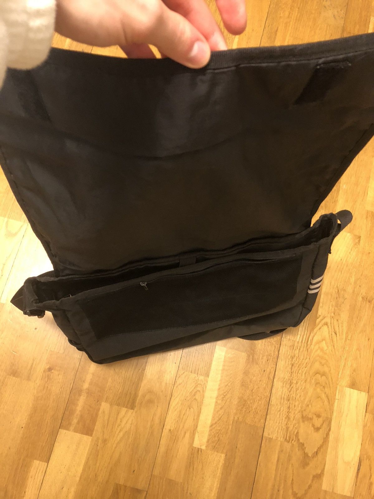 Vintage ADIDAS VINTAGE CLASSIC OVER THE SHOULDER LIGHT BAG Size ONE SIZE - 3 Thumbnail