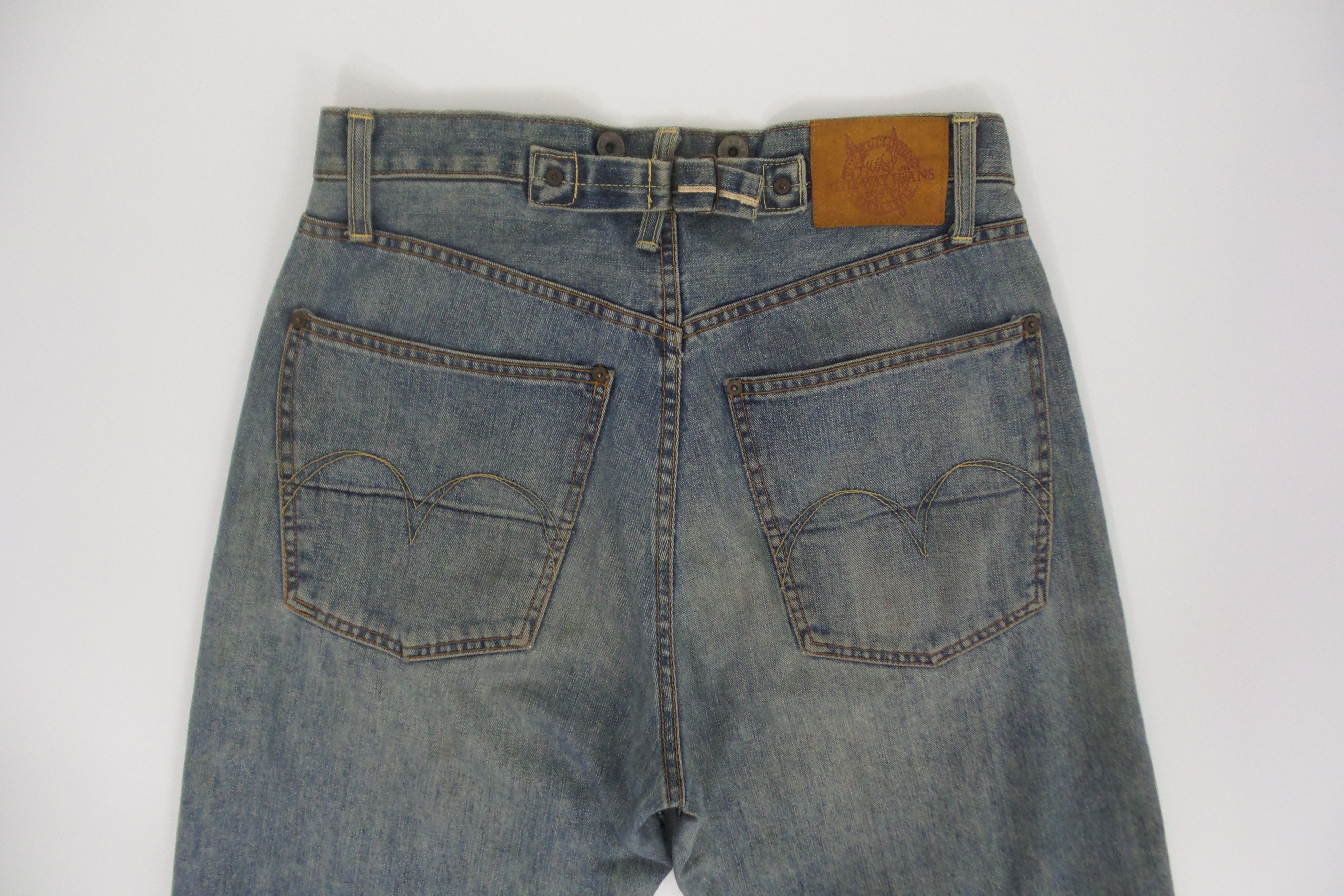 Japanese Brand DISTRESSED Blue Way Buckle Back Selvedge Jeans W30xL41 Size US 30 / EU 46 - 7 Thumbnail